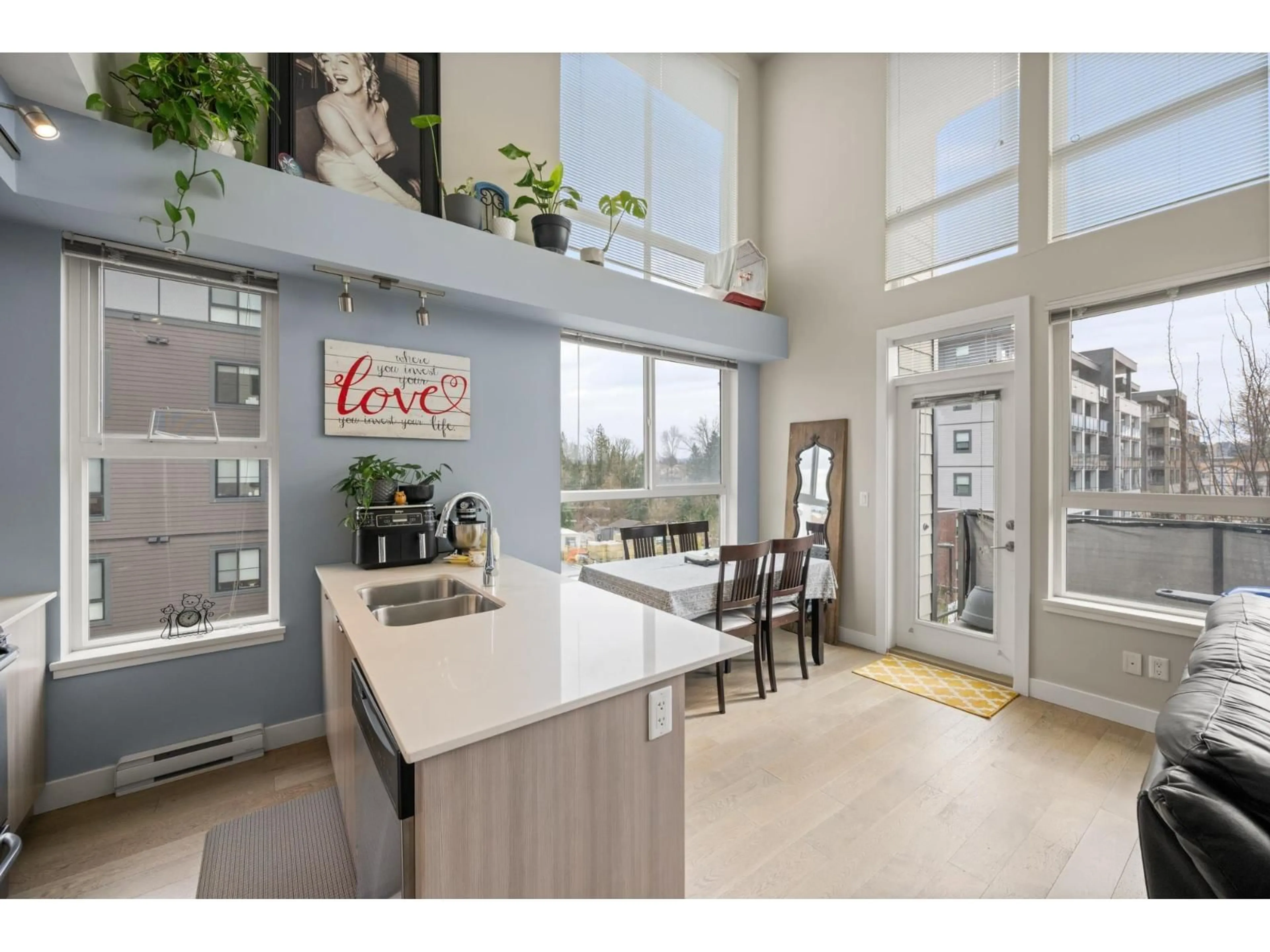 Open concept kitchen, unknown for 314 - 3080 GLADWIN ROAD, Abbotsford British Columbia V2T0G2