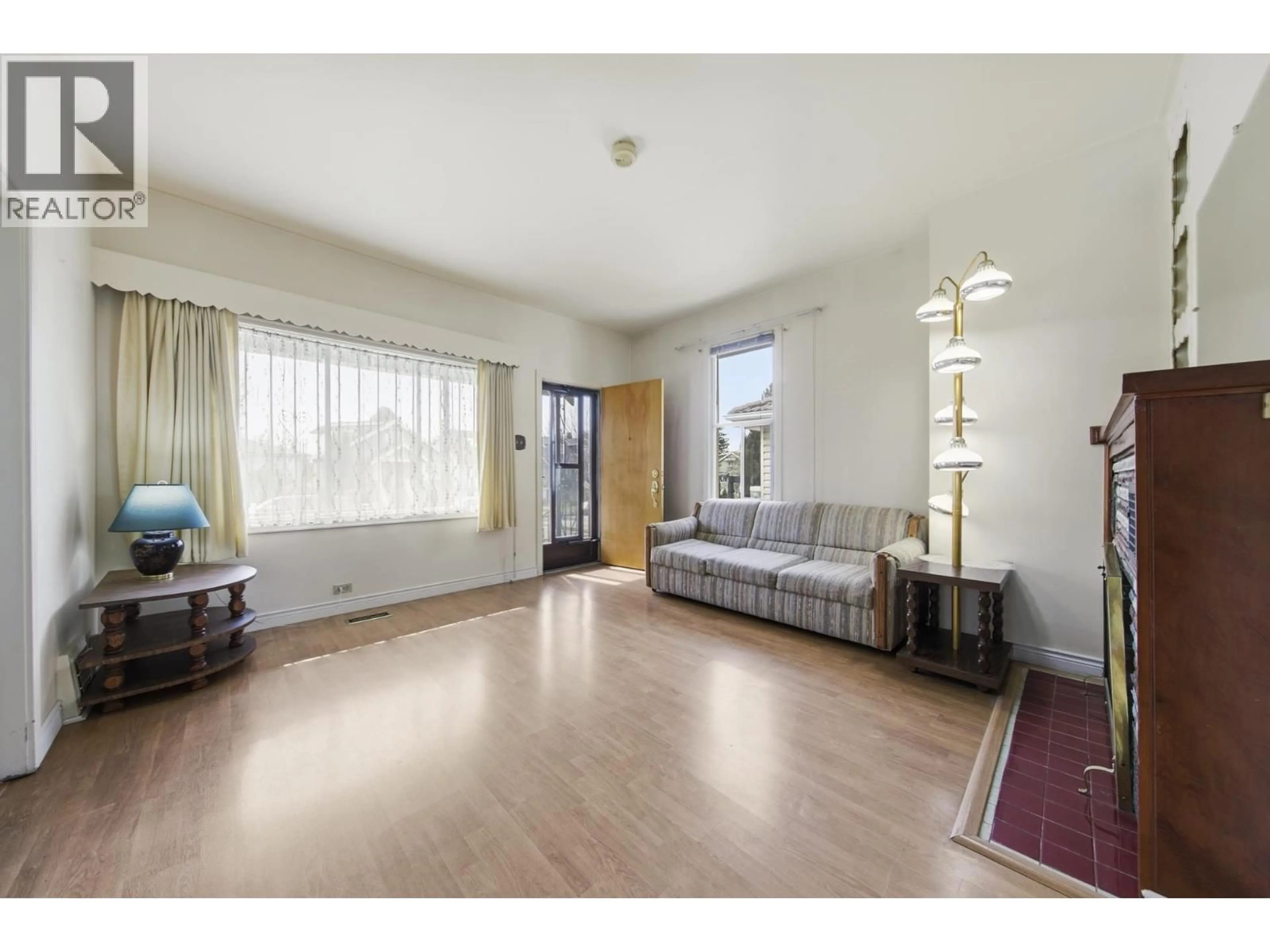 A pic of a room for 3521 TRIUMPH STREET, Vancouver British Columbia V5K1V2