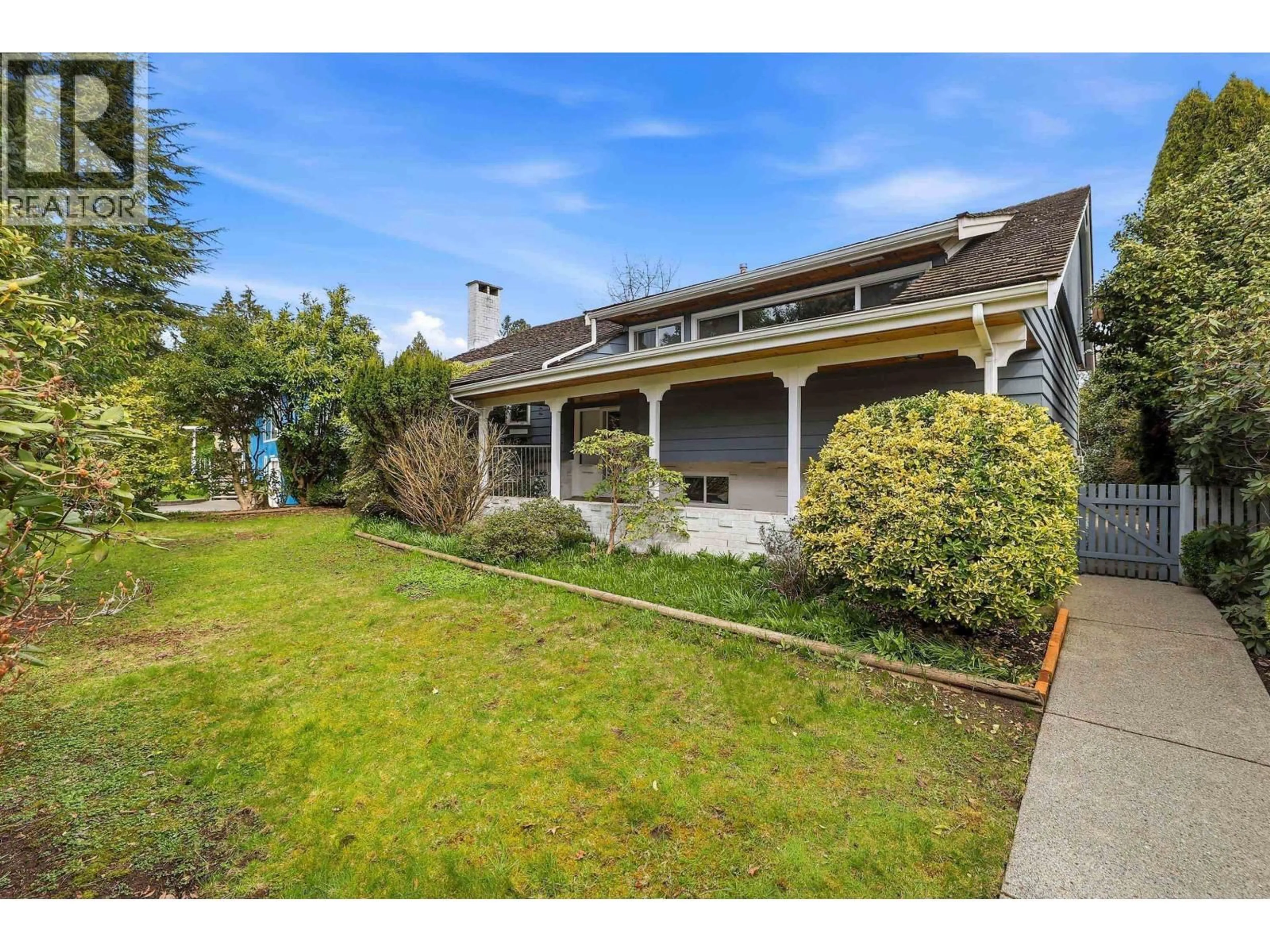 A pic from outside/outdoor area/front of a property/back of a property/a pic from drone, street for 11936 WICKLOW WAY, Maple Ridge British Columbia V2X3A9