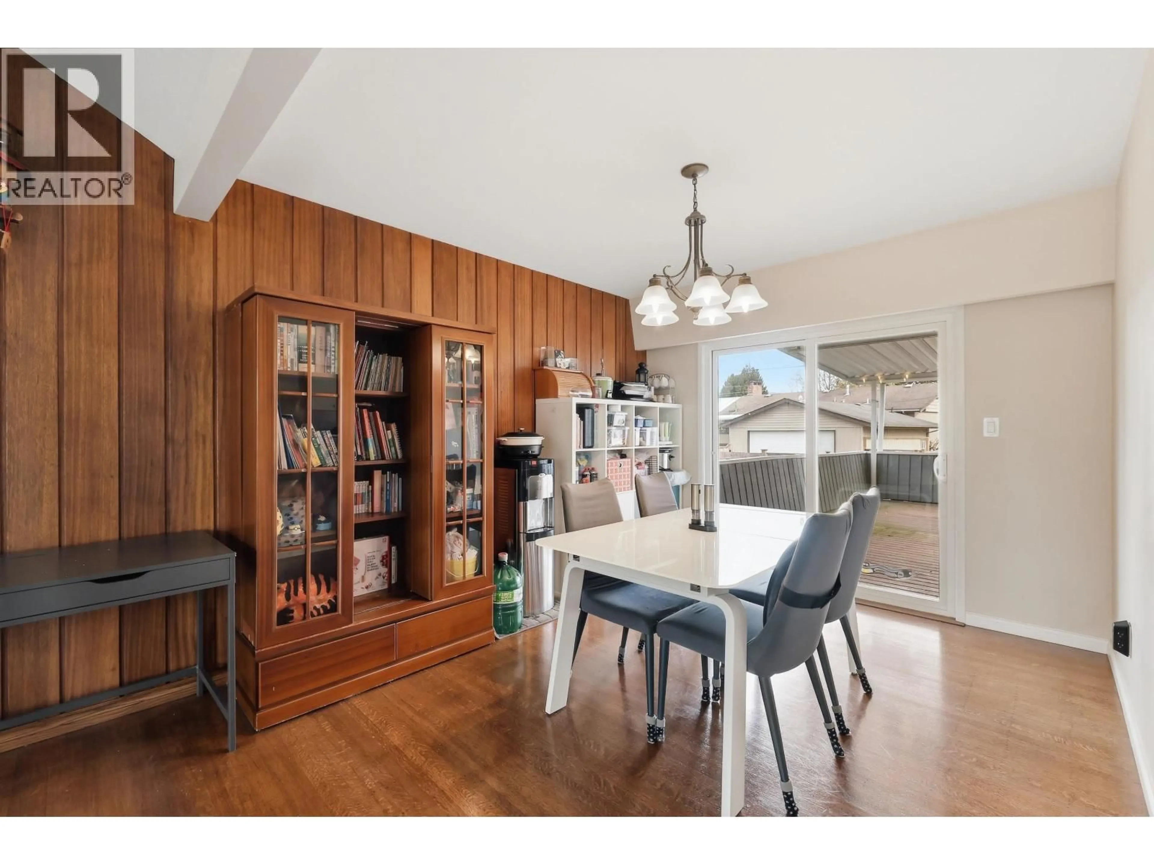 Dining room, wood/laminate floor for 11936 WICKLOW WAY, Maple Ridge British Columbia V2X3A9