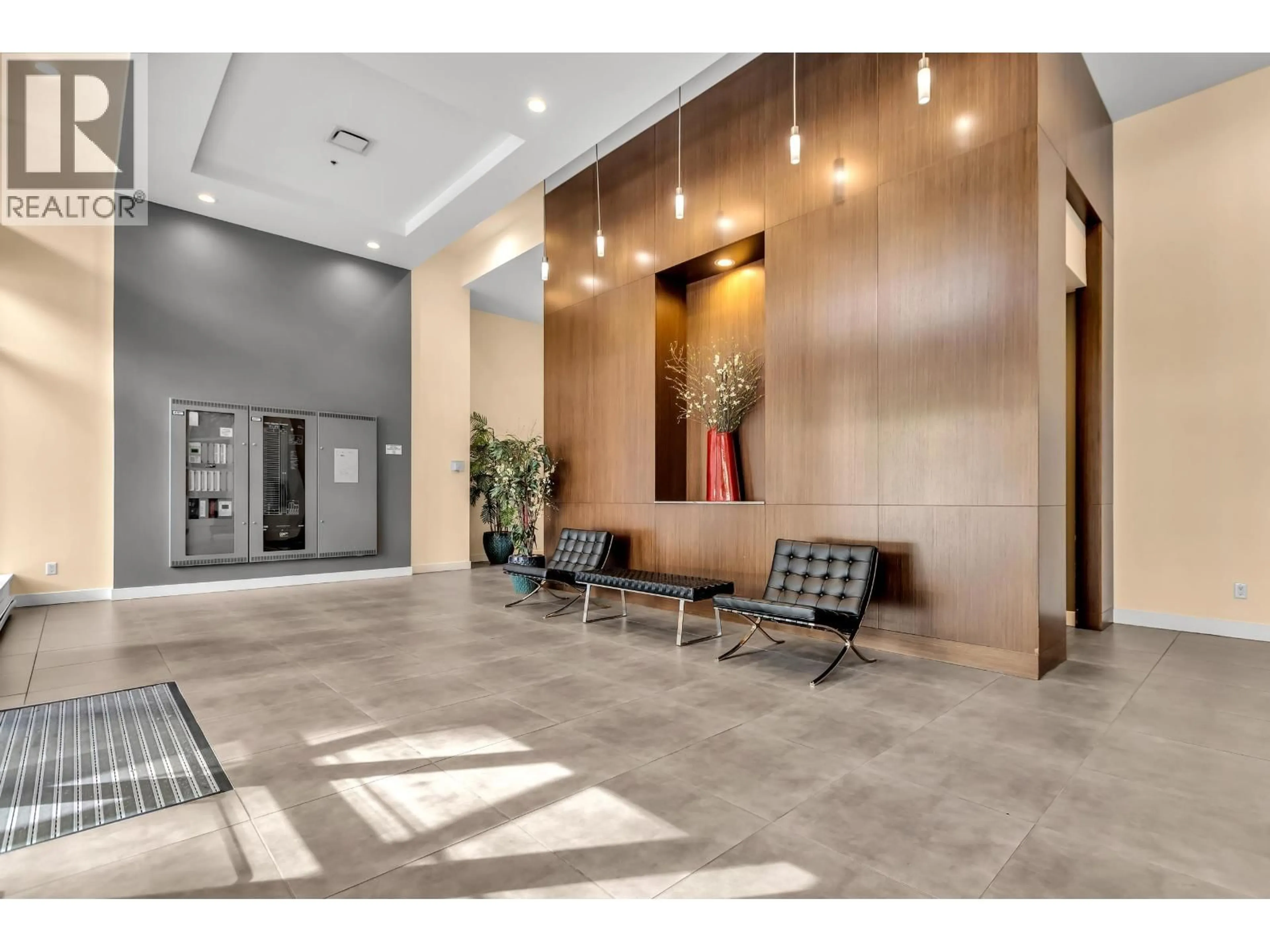 Indoor foyer for 2602 - 2980 ATLANTIC AVENUE, Coquitlam British Columbia V3B0G2