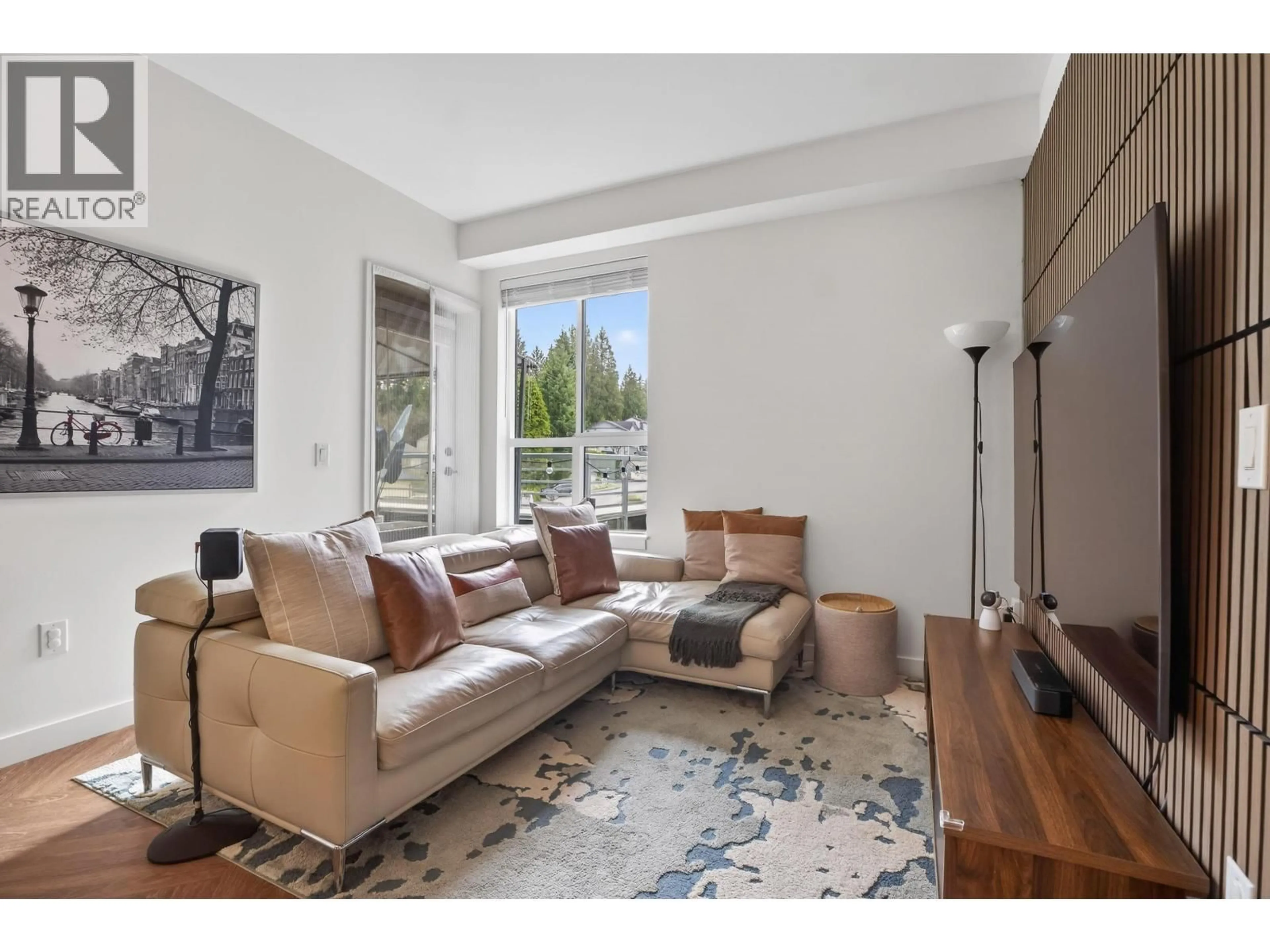 Living room with furniture, unknown for 603 - 3229 ST JOHNS STREET, Port Moody British Columbia V3H0M4