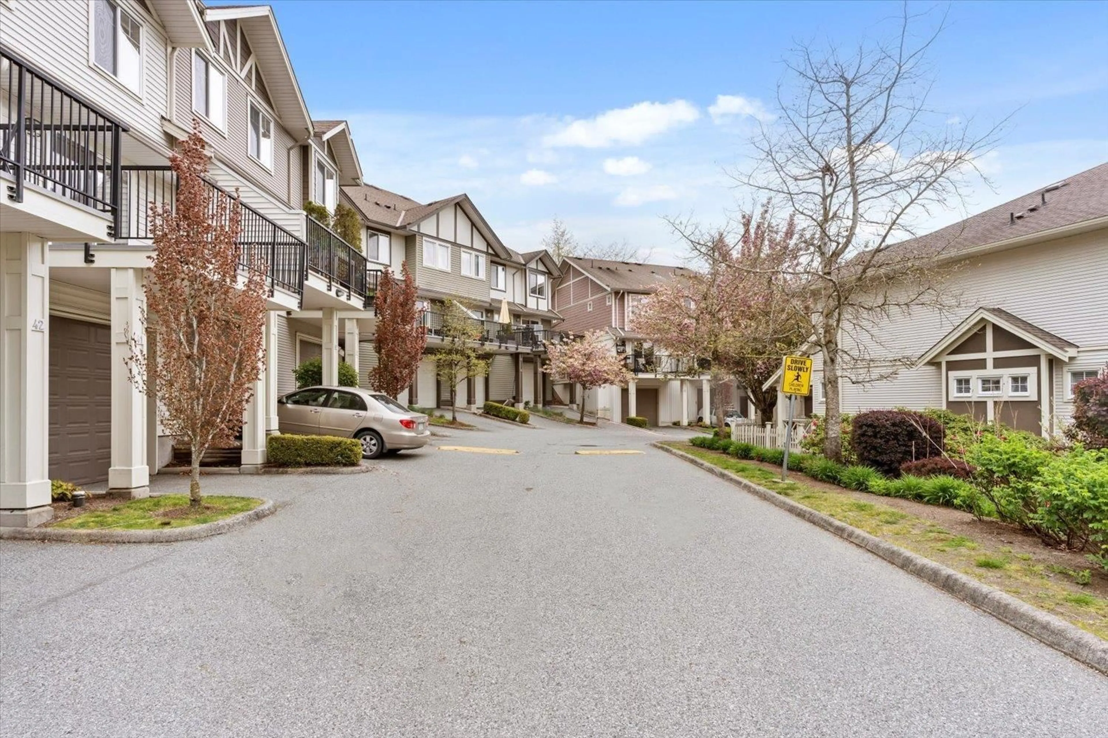 Patio, street for 41 - 4401 BLAUSON BOULEVARD, Abbotsford British Columbia V3G0A4