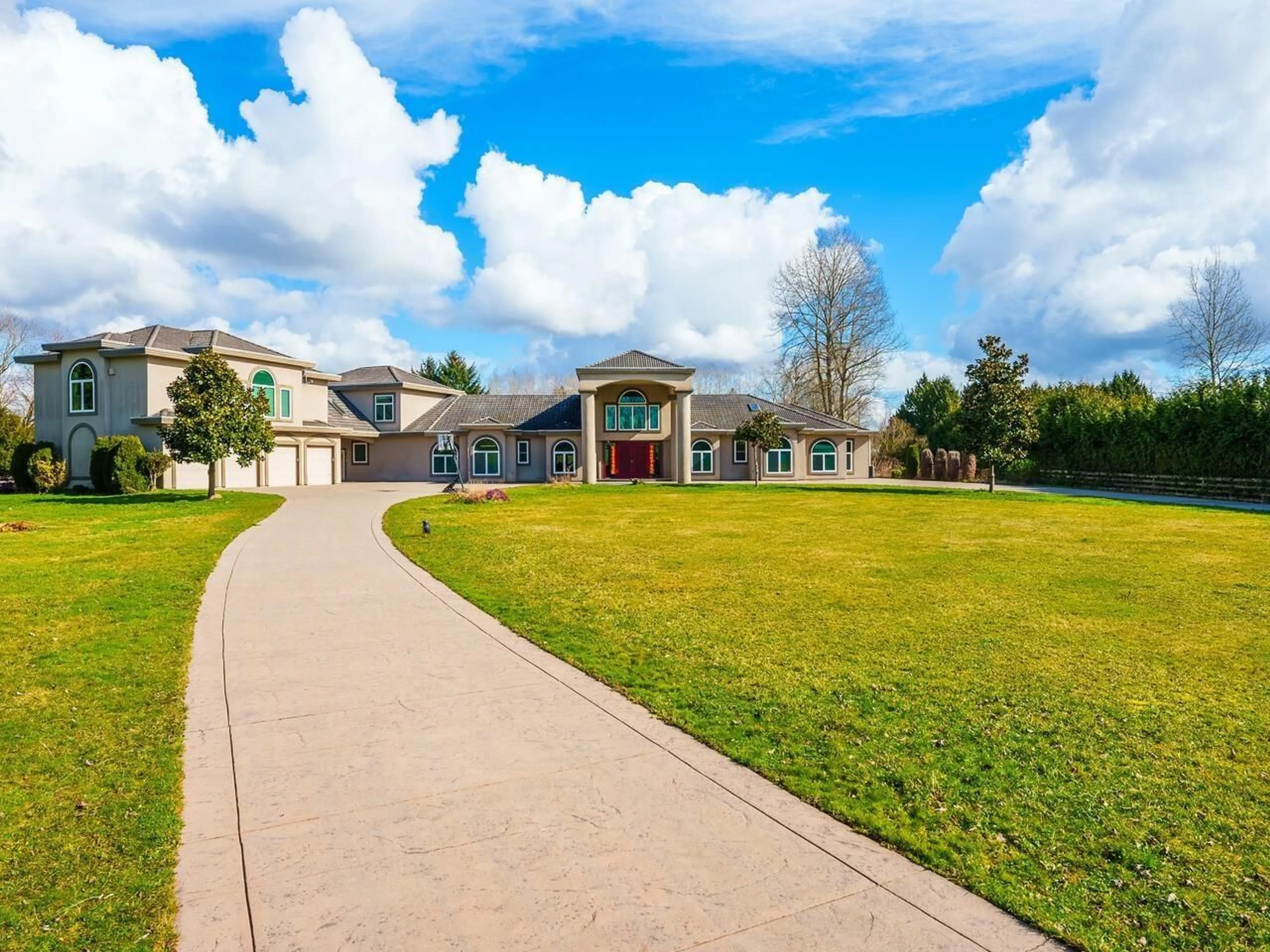 A pic from outside/outdoor area/front of a property/back of a property/a pic from drone, street for 2580 210 STREET, Langley British Columbia V2Z2A9