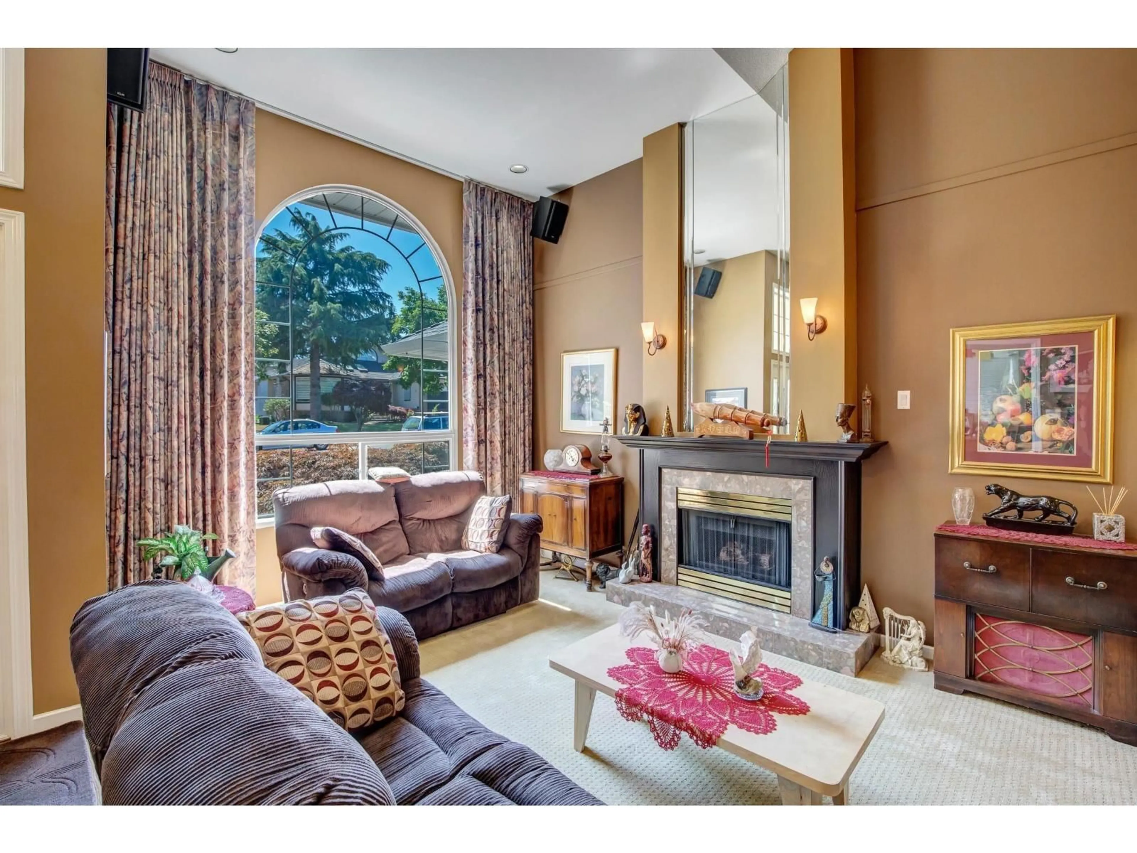 Living room with furniture, unknown for 13541 60A AVENUE, Surrey British Columbia V3X1H7