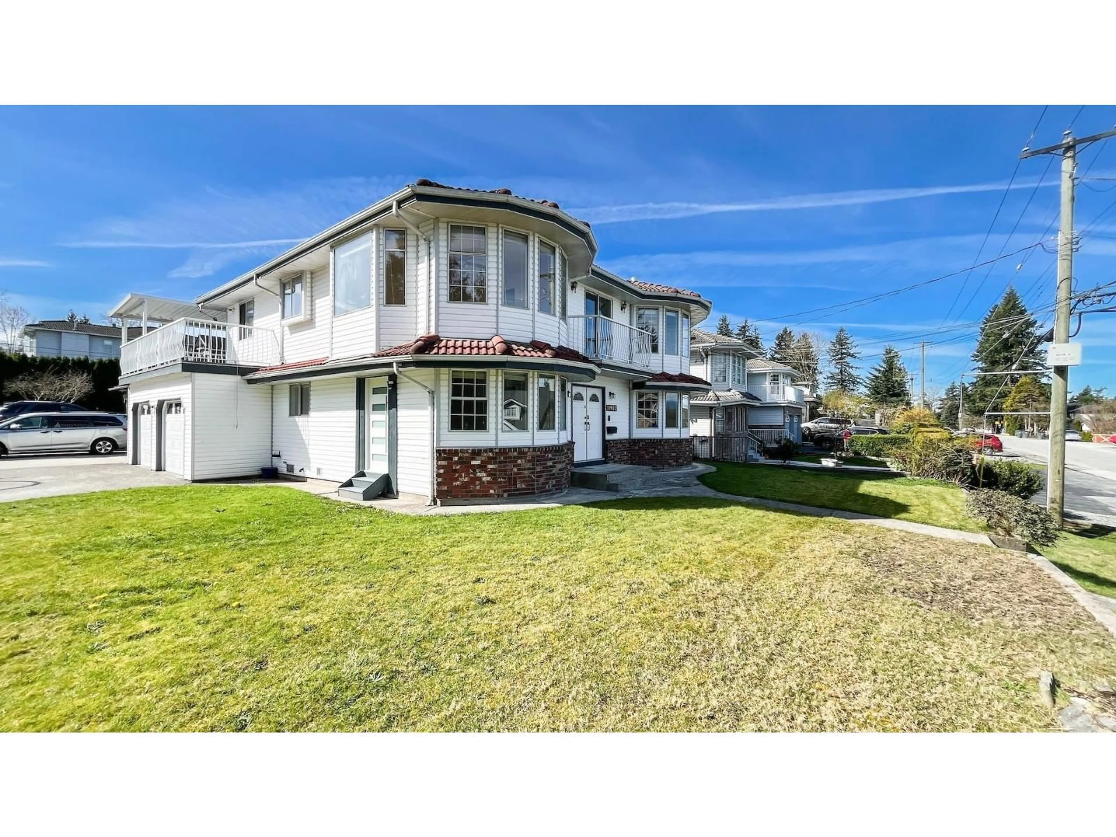 Home with vinyl exterior material, unknown for 11942 99 AVENUE, Surrey British Columbia V3V2M5