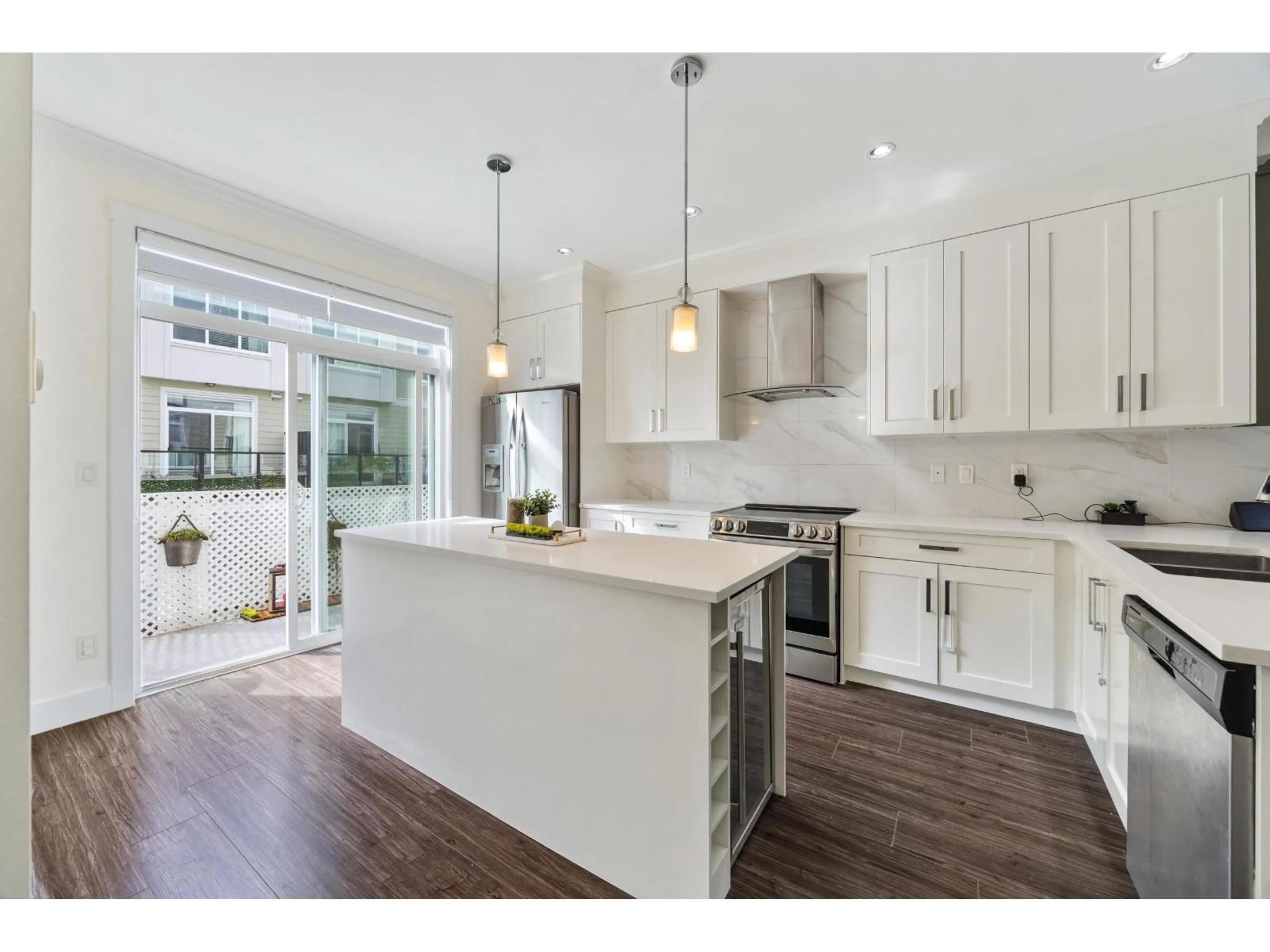 Open concept kitchen, unknown for 64 - 13670 62 AVENUE, Surrey British Columbia V3X0H8