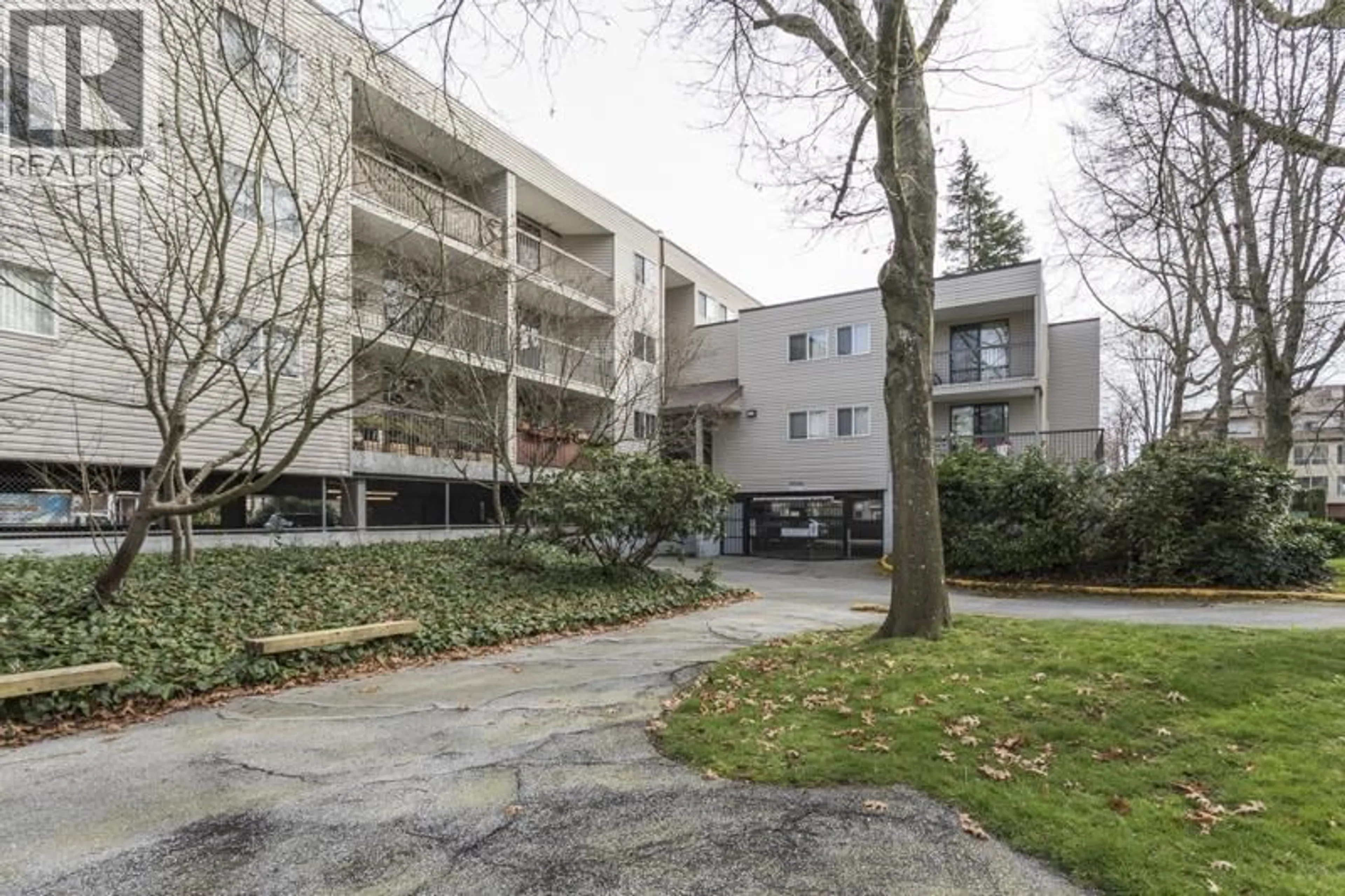 Patio, street for 201 - 8391 BENNETT ROAD, Richmond British Columbia V6Y1N4