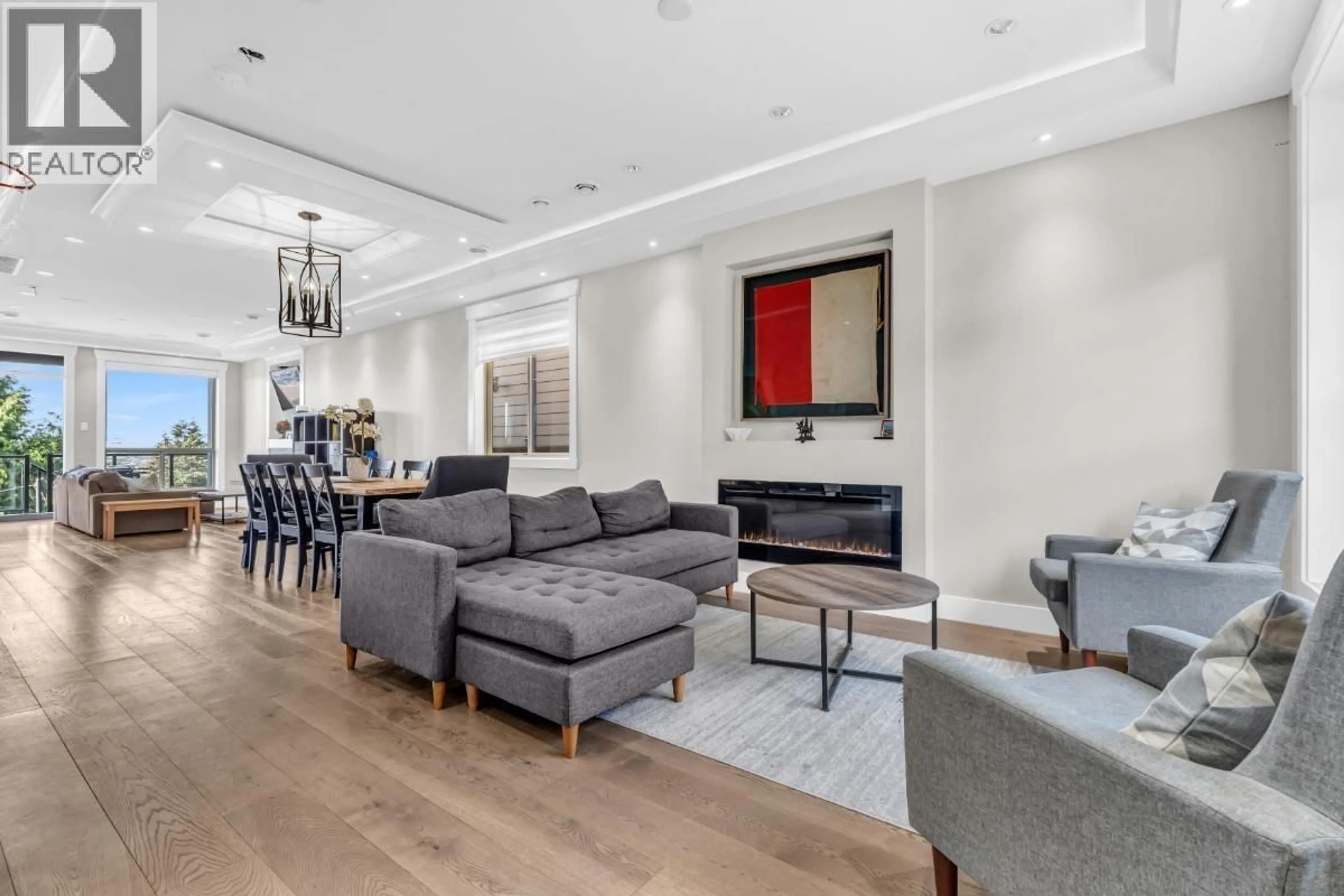 Living room with furniture, unknown for 175 DELTA AVENUE, Burnaby British Columbia V5B3C6