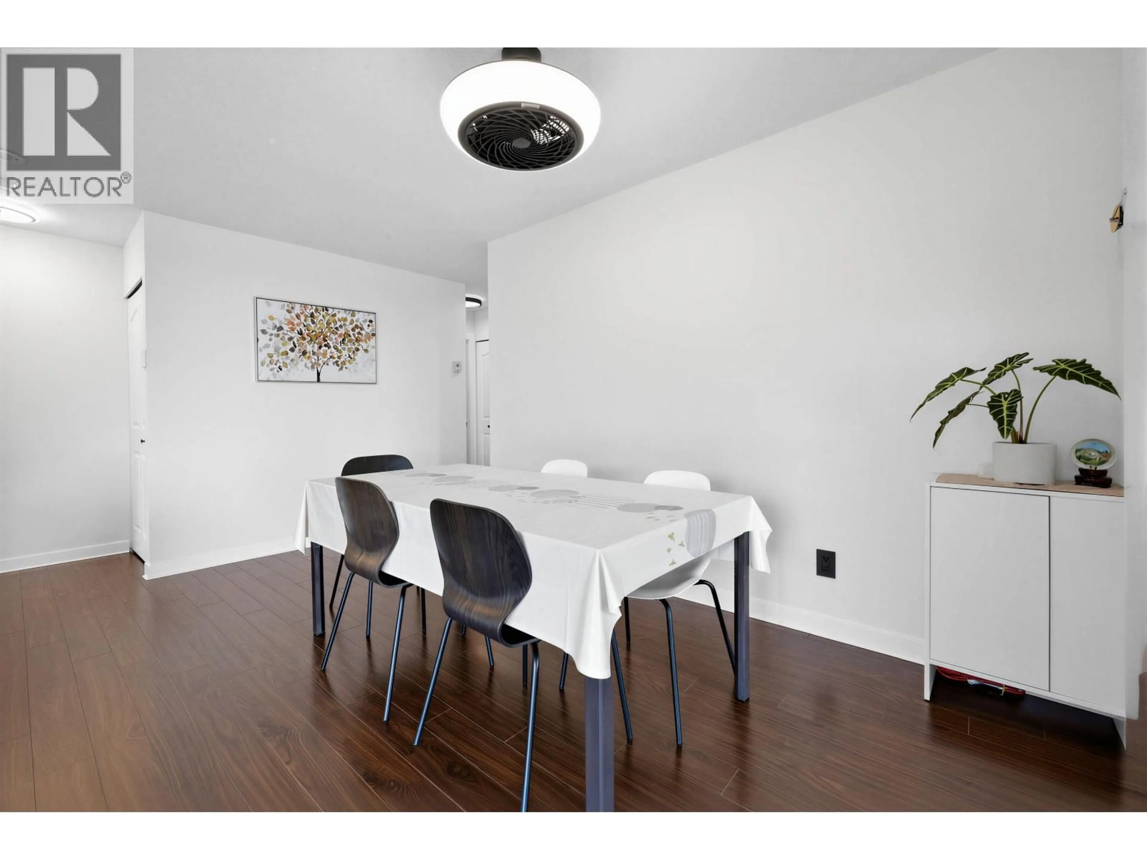 Dining room, wood/laminate floor for 701 - 7108 EDMONDS STREET, Burnaby British Columbia V3N4X9
