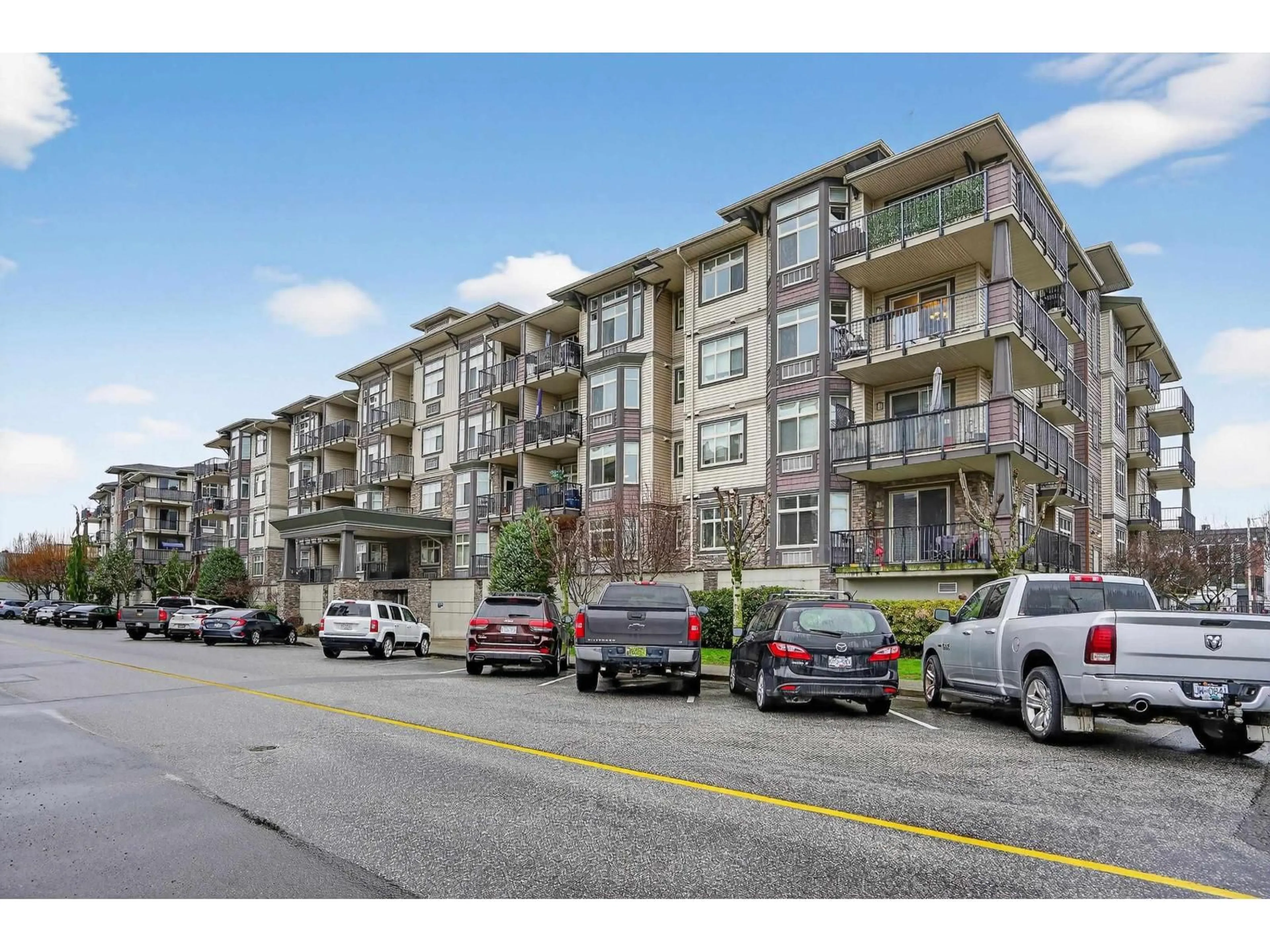 Unknown for 100 - 45893 CHESTERFIELD AVENUE, Chilliwack British Columbia V2P1M5