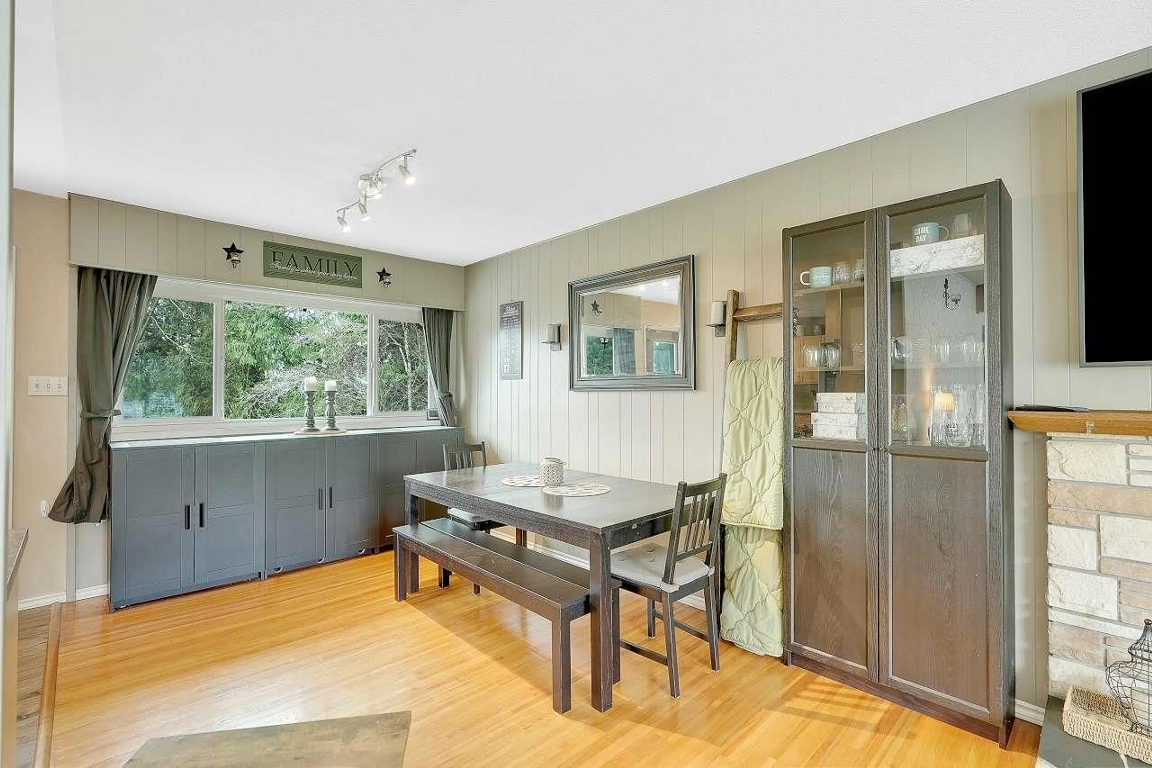 Unknown for 9511 DAWSON CRESCENT, Delta British Columbia V4C5H1