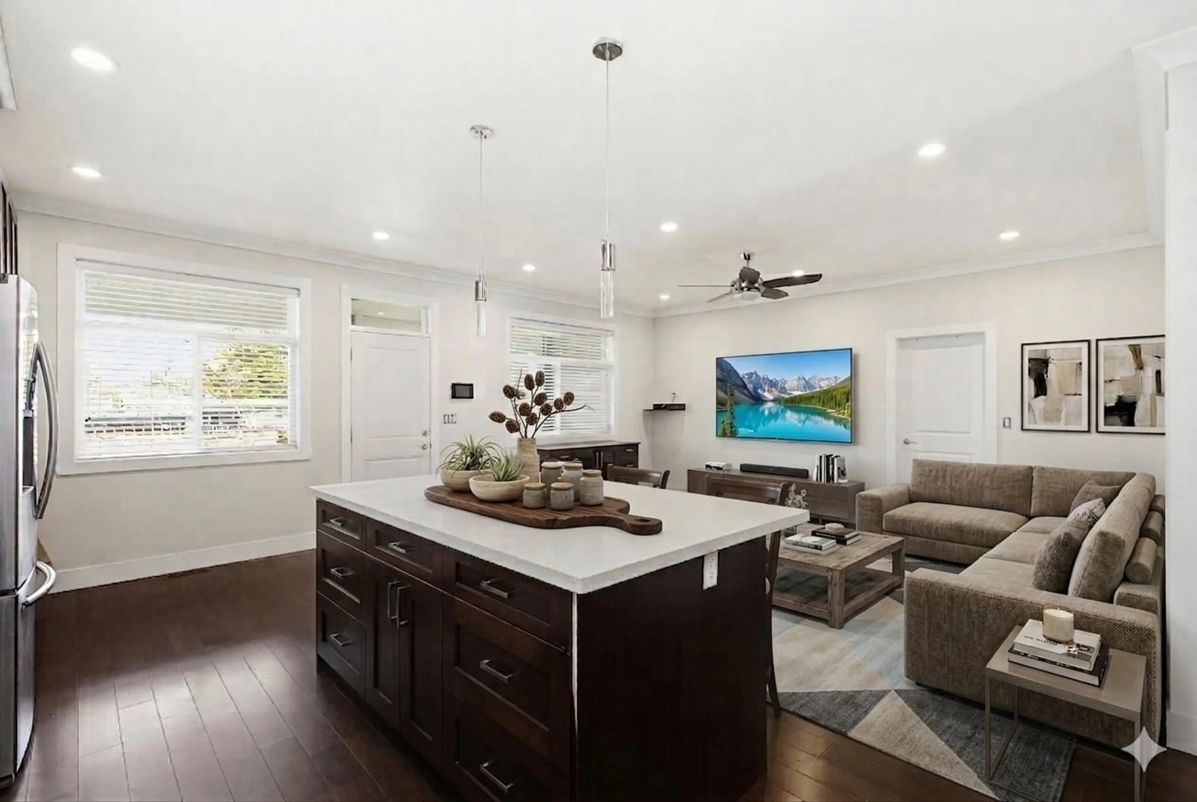 Open concept kitchen, unknown for 32141 HILLCREST AVENUE, Mission British Columbia V2V1L3