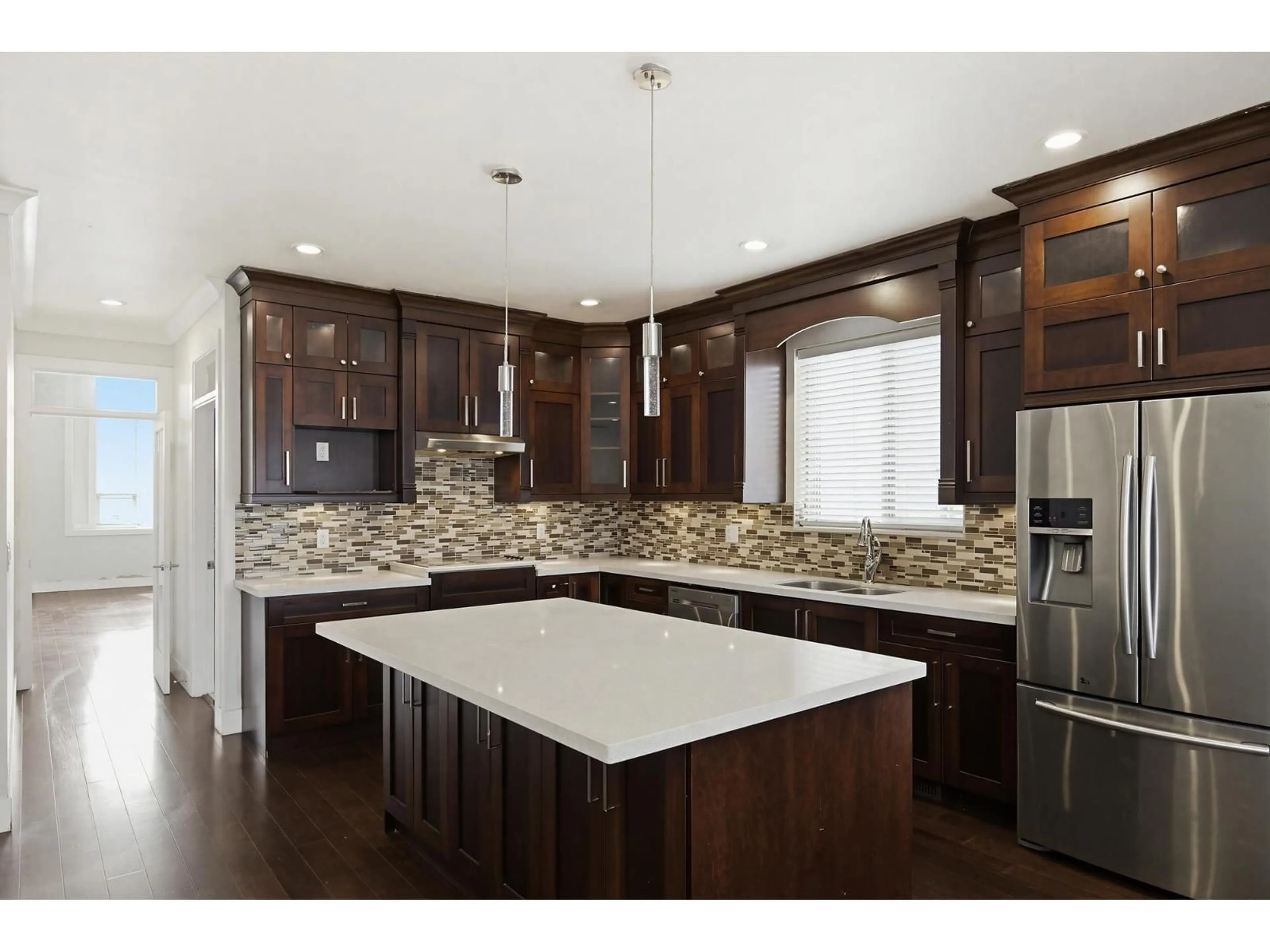 Contemporary kitchen, unknown for 32141 HILLCREST AVENUE, Mission British Columbia V2V1L3