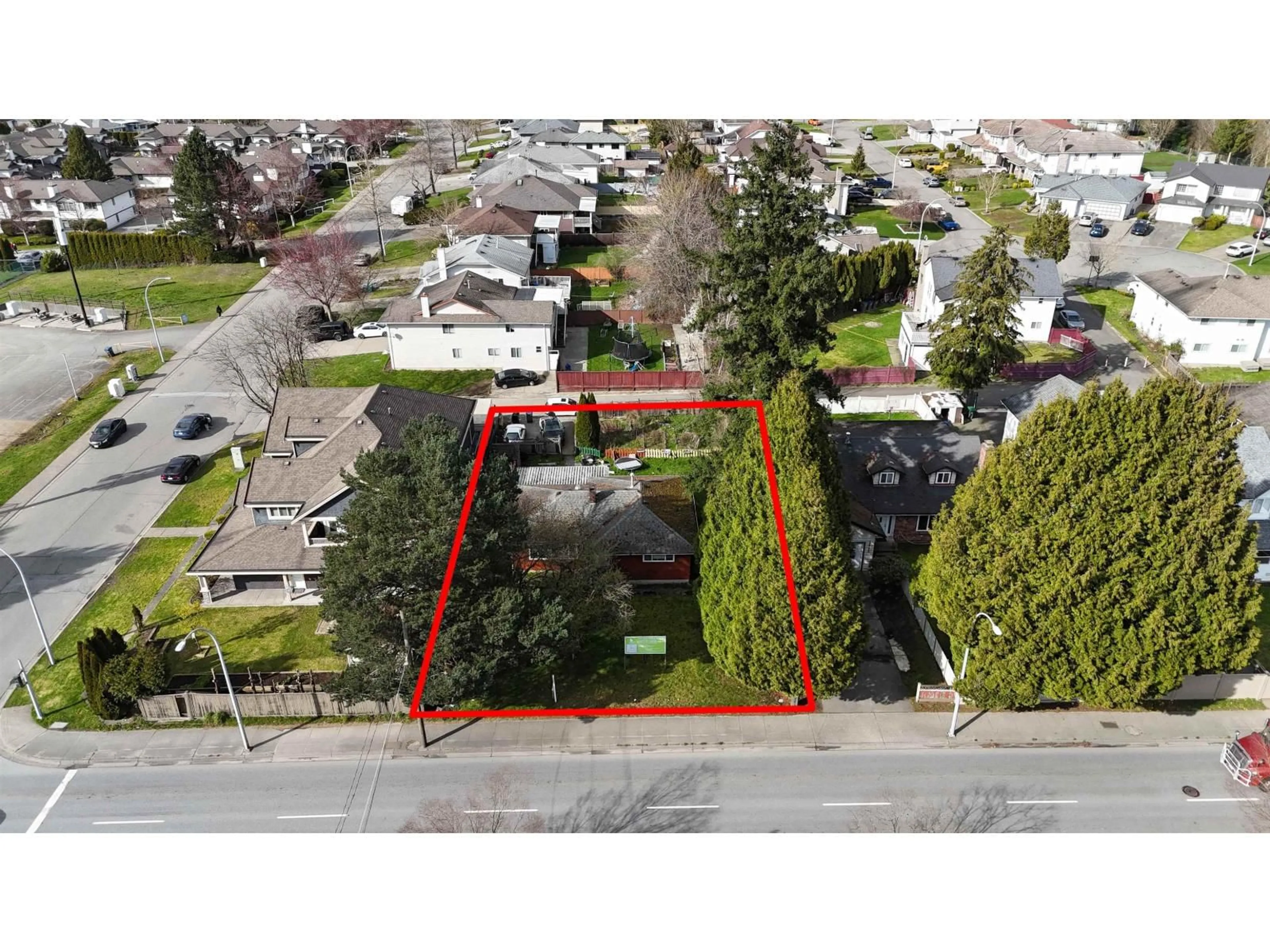 A pic from outside/outdoor area/front of a property/back of a property/a pic from drone, street for 14271 88 AVENUE, Surrey British Columbia V3W3L8