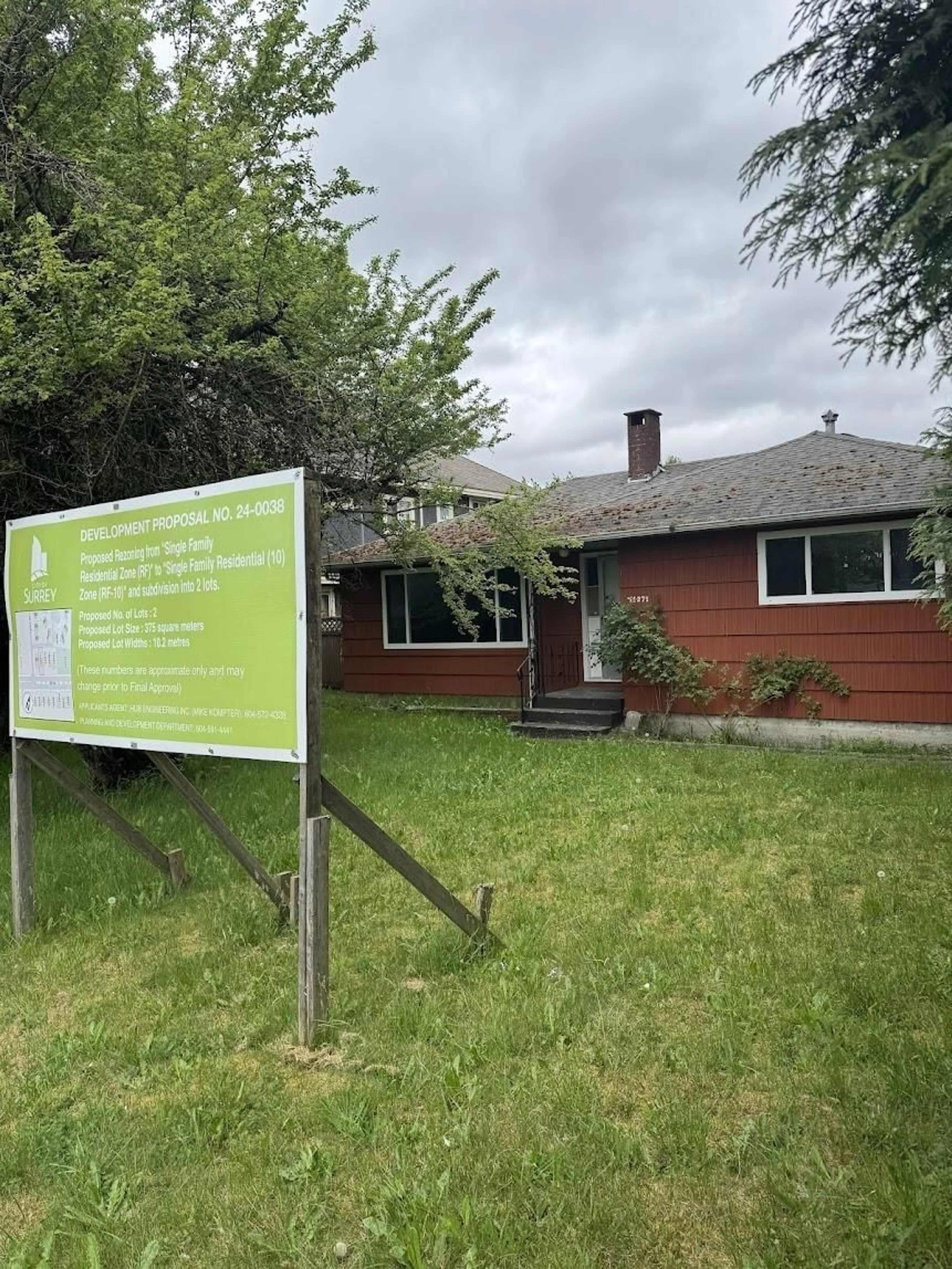 Home with vinyl exterior material, building for 14271 88 AVENUE, Surrey British Columbia V3W3L8