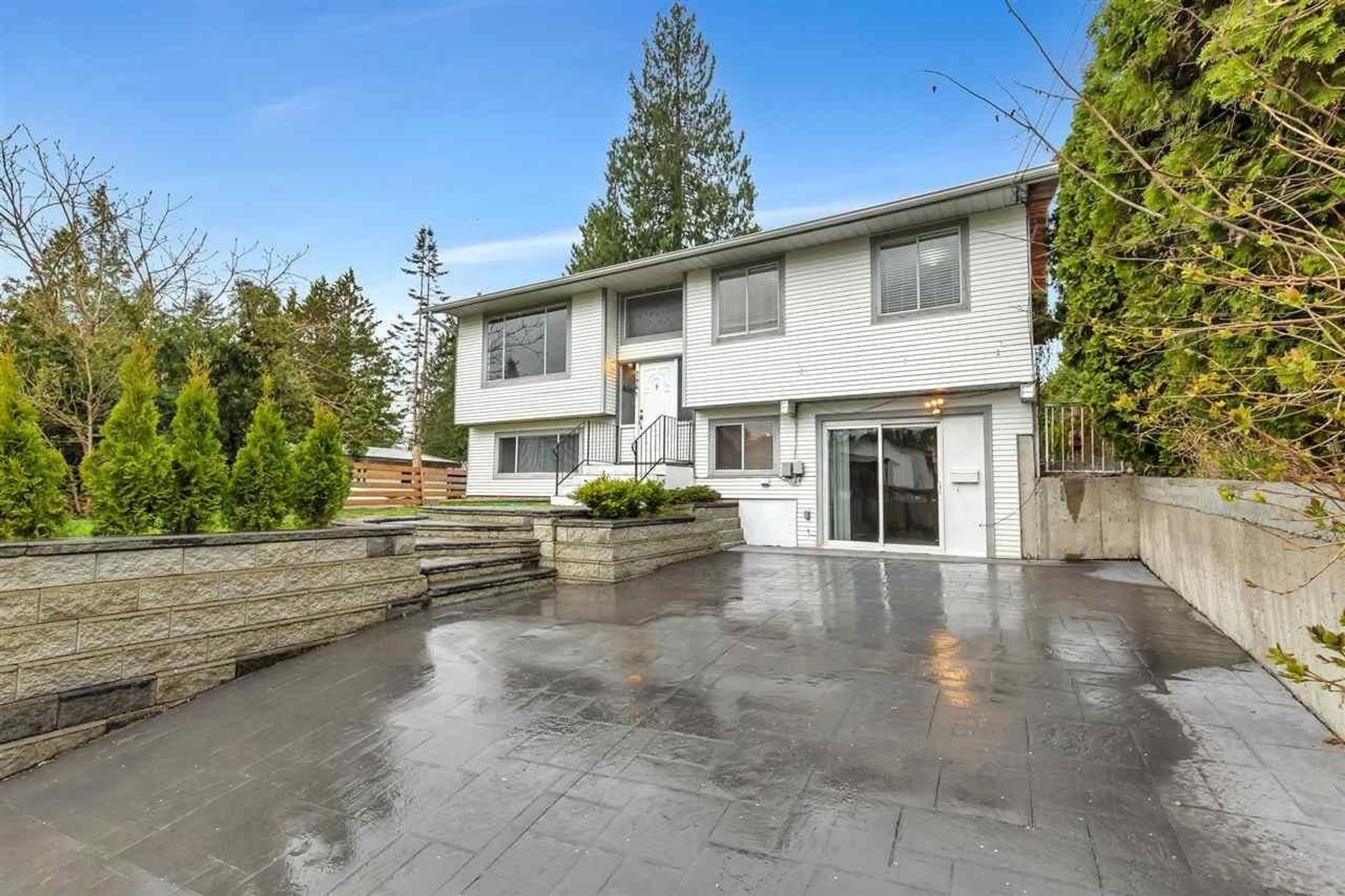 Home with vinyl exterior material, street for 7961 TANAGER STREET, Mission British Columbia V2V4V7