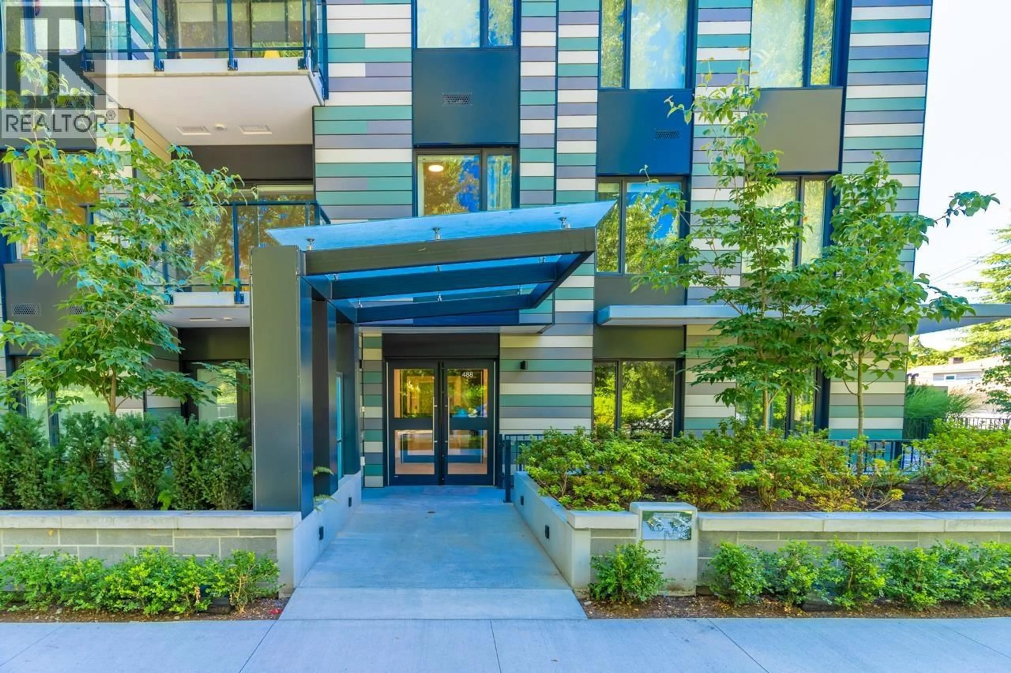 Indoor foyer for 209 - 488 58TH AVENUE, Vancouver British Columbia V5X1V5