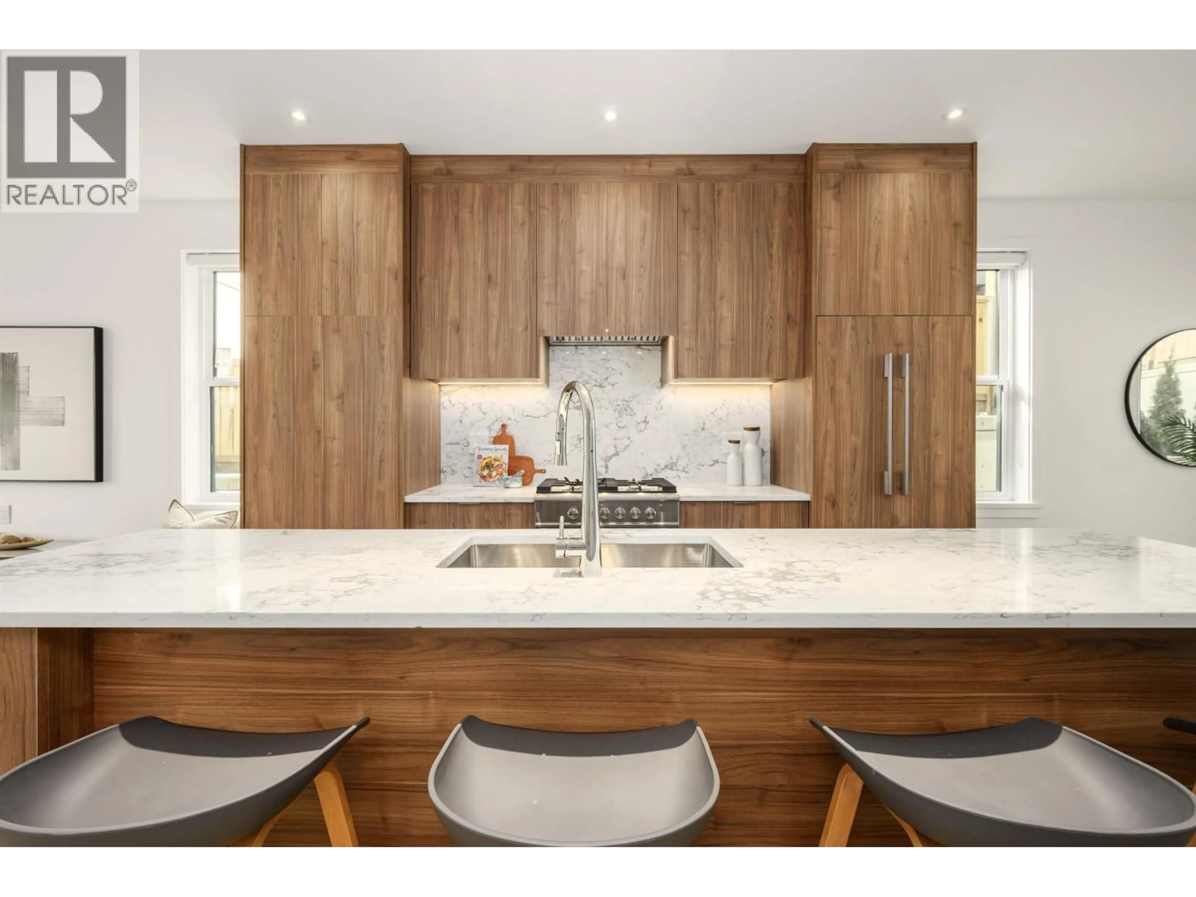 Contemporary kitchen, unknown for 102 - 1125 CARTIER AVENUE, Coquitlam British Columbia V3K2C1