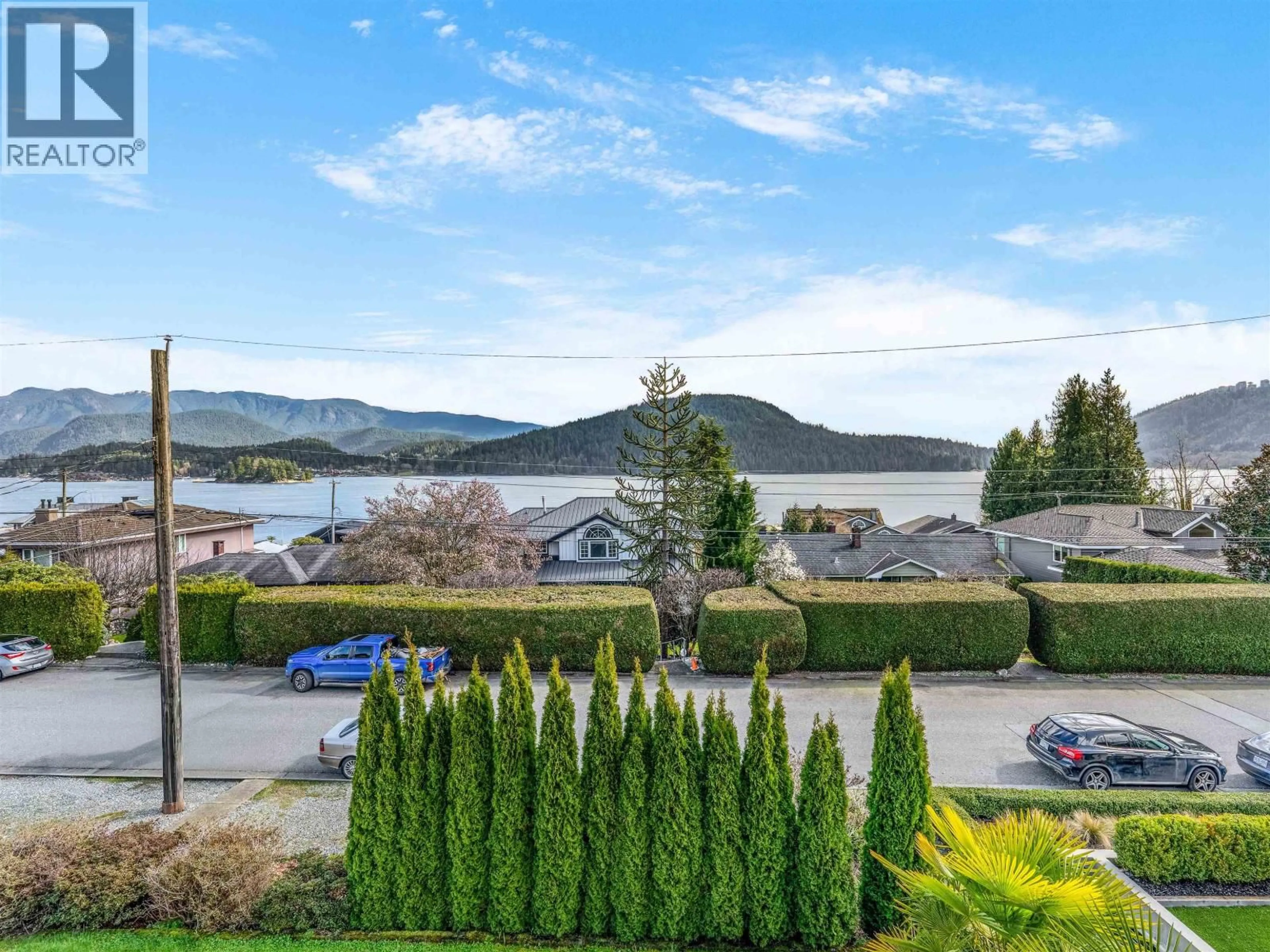 A pic from outside/outdoor area/front of a property/back of a property/a pic from drone, water/lake/river/ocean view for 351 BEACHVIEW DRIVE, North Vancouver British Columbia V7G1P5