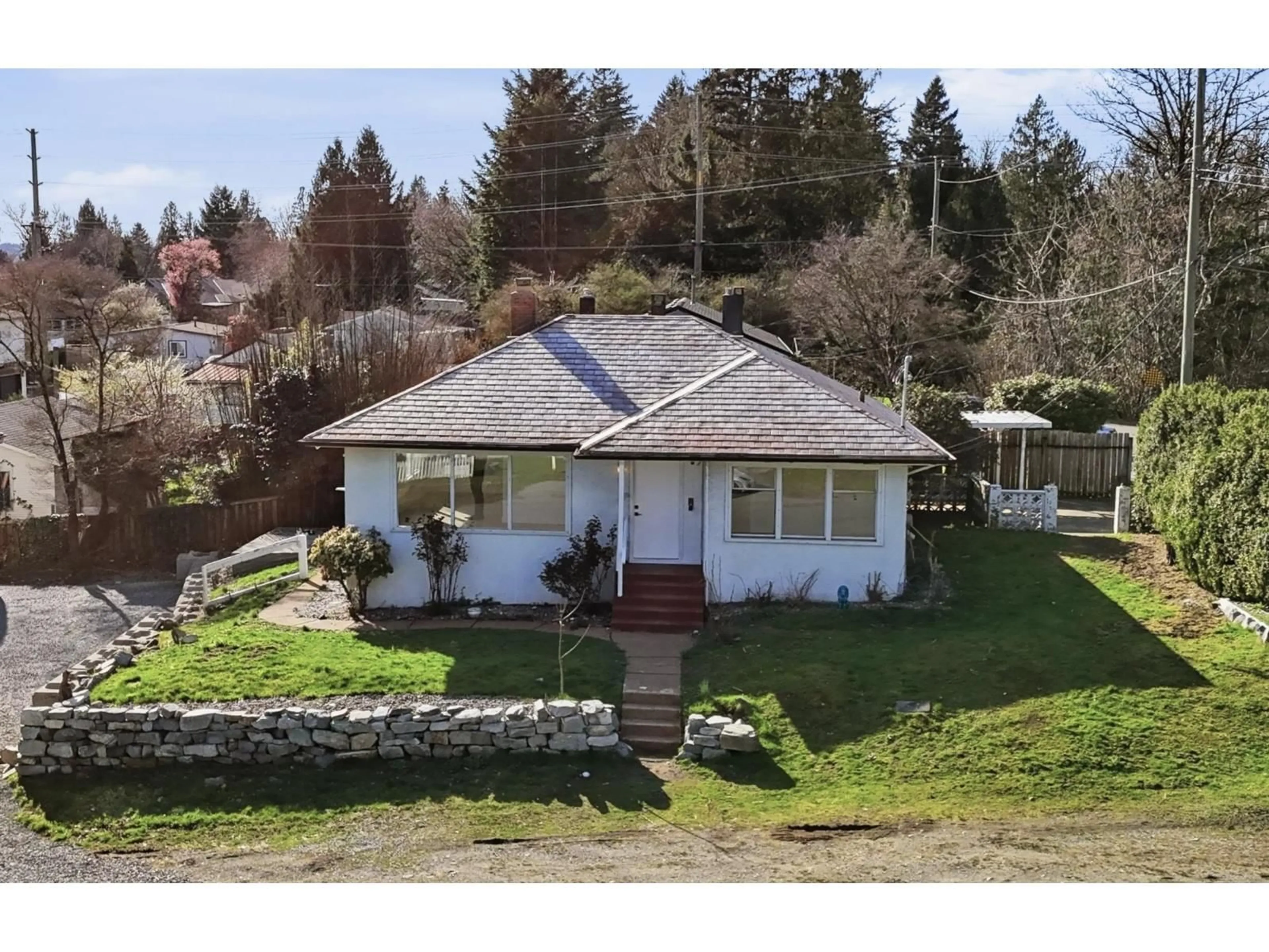 A pic from outside/outdoor area/front of a property/back of a property/a pic from drone, unknown for 7489 MAPLE STREET, Mission British Columbia V2V3N8
