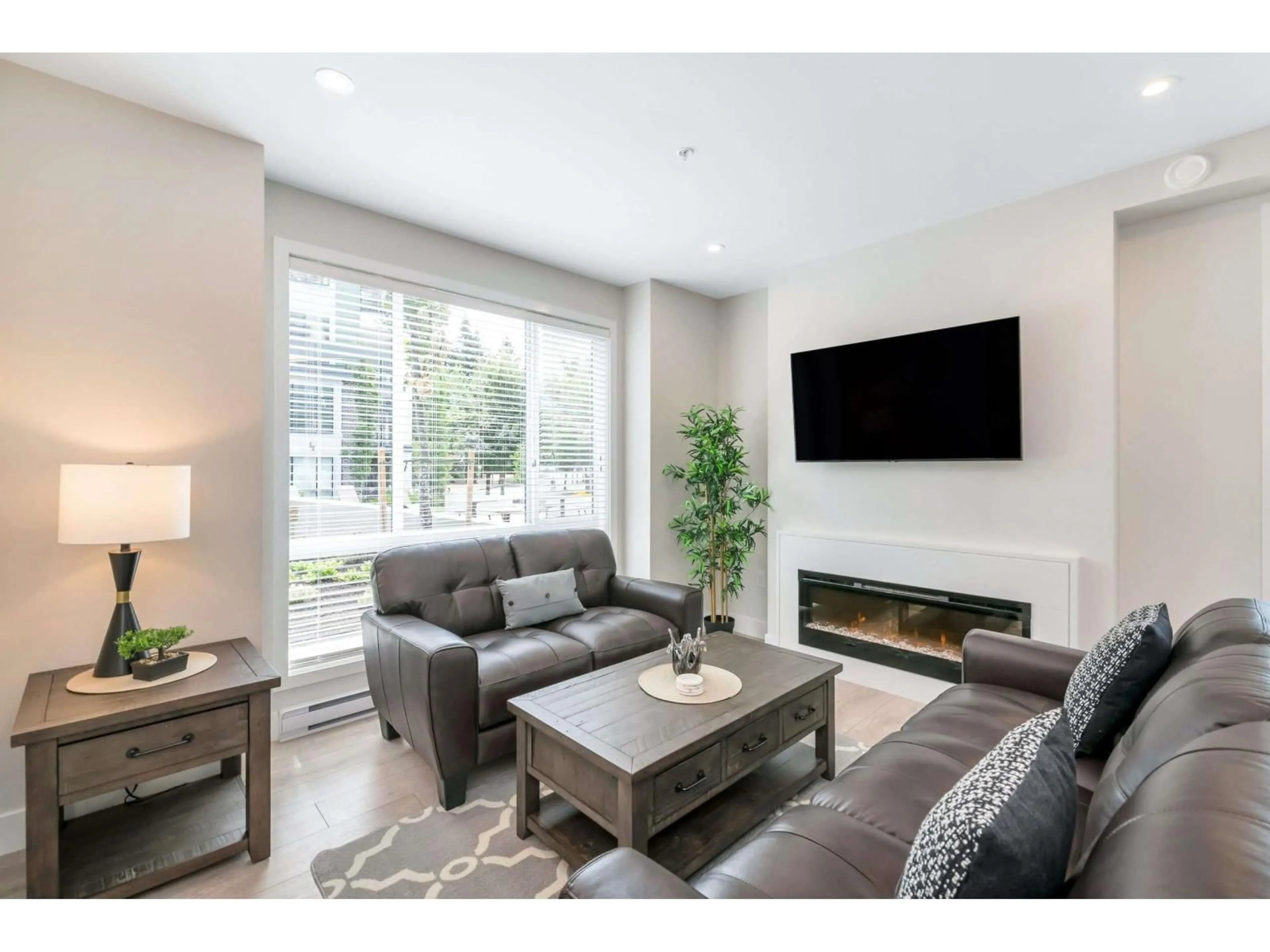 Living room with furniture, unknown for 101 - 45500 MARKET WAY, Chilliwack British Columbia V2R6G5