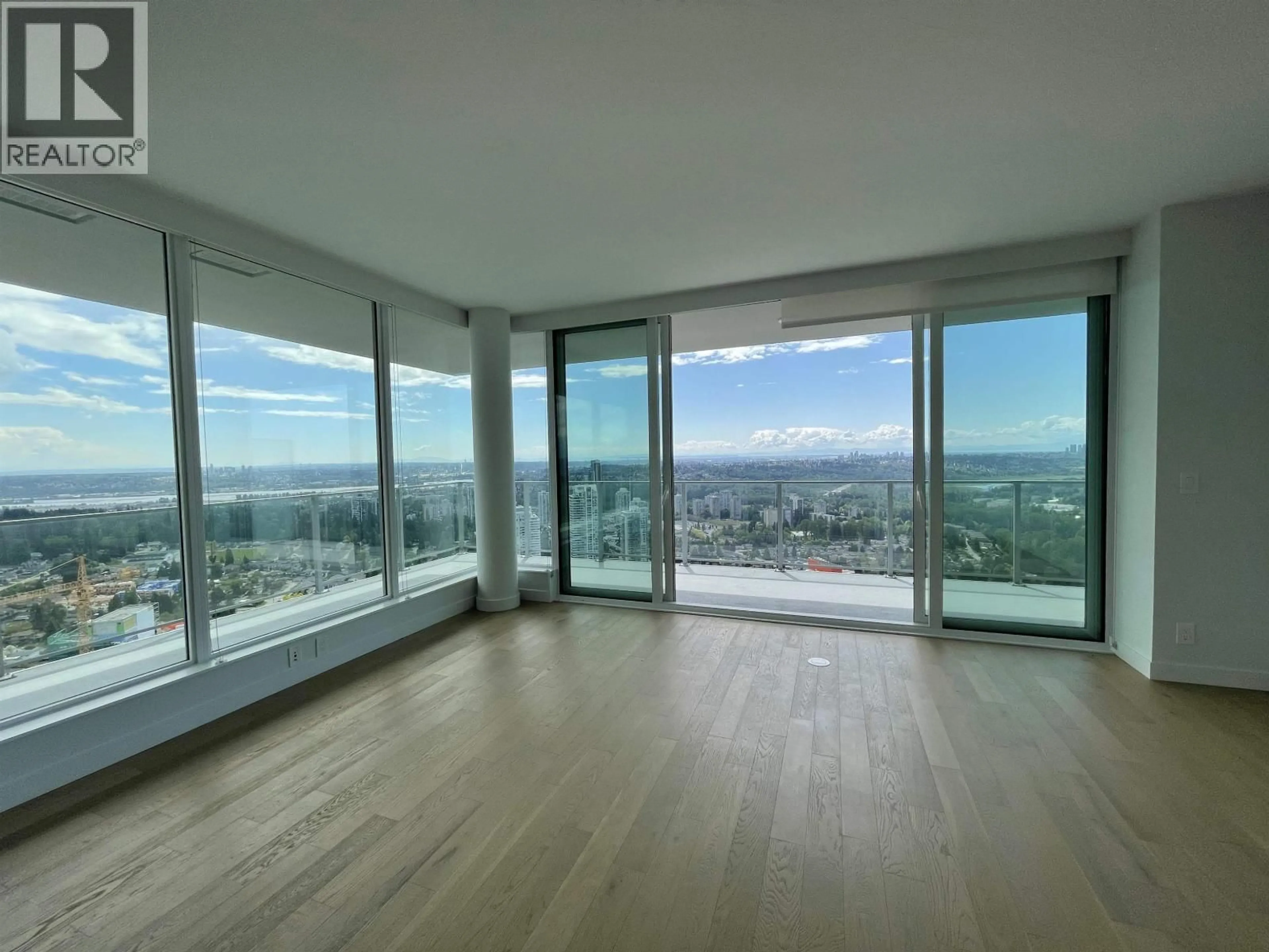 A pic of a room for 4064 - 567 CLARKE ROAD, Coquitlam British Columbia V3J0K7