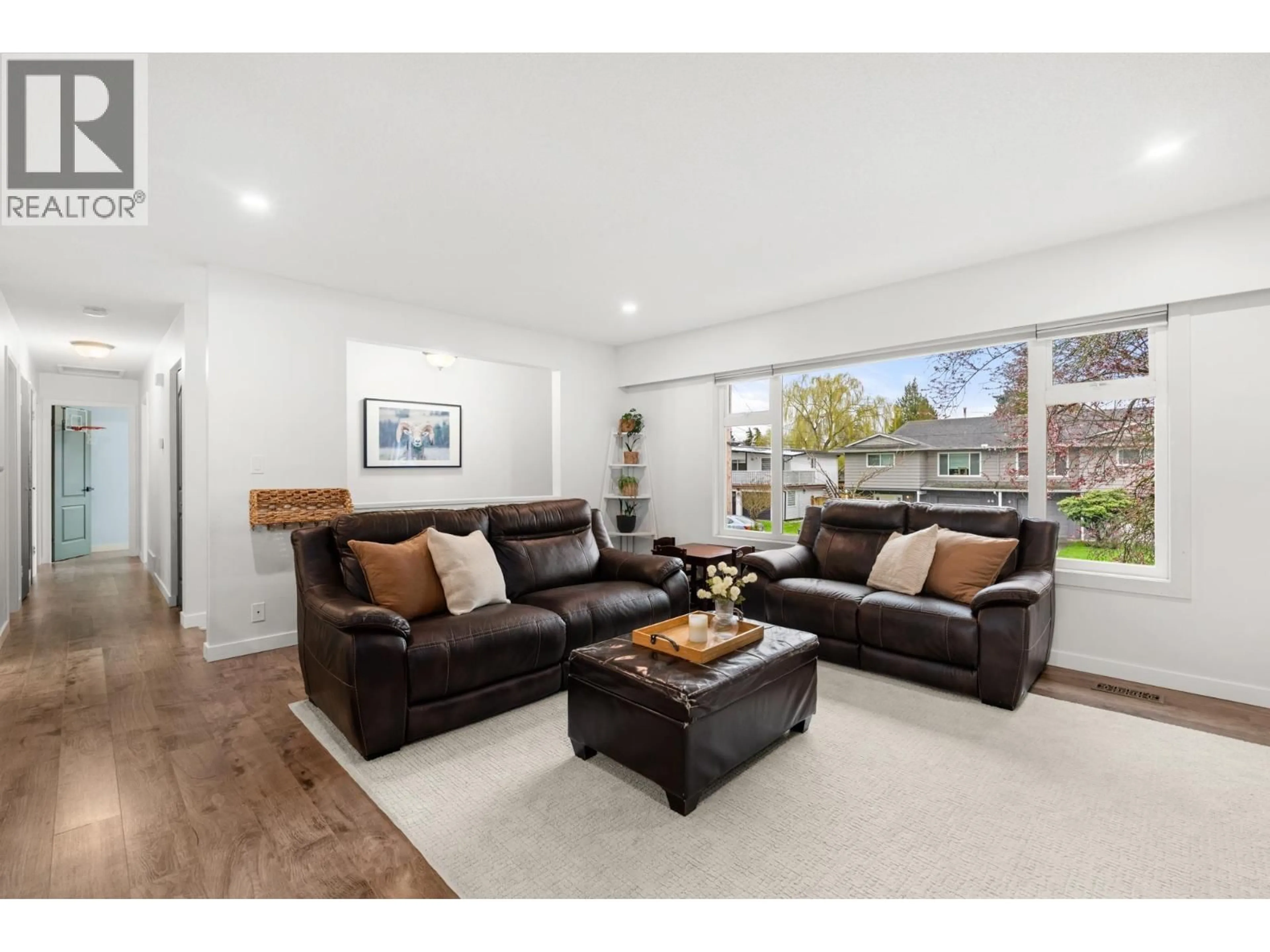 Living room with furniture, unknown for 4435 54A STREET, Delta British Columbia V4K2Z6