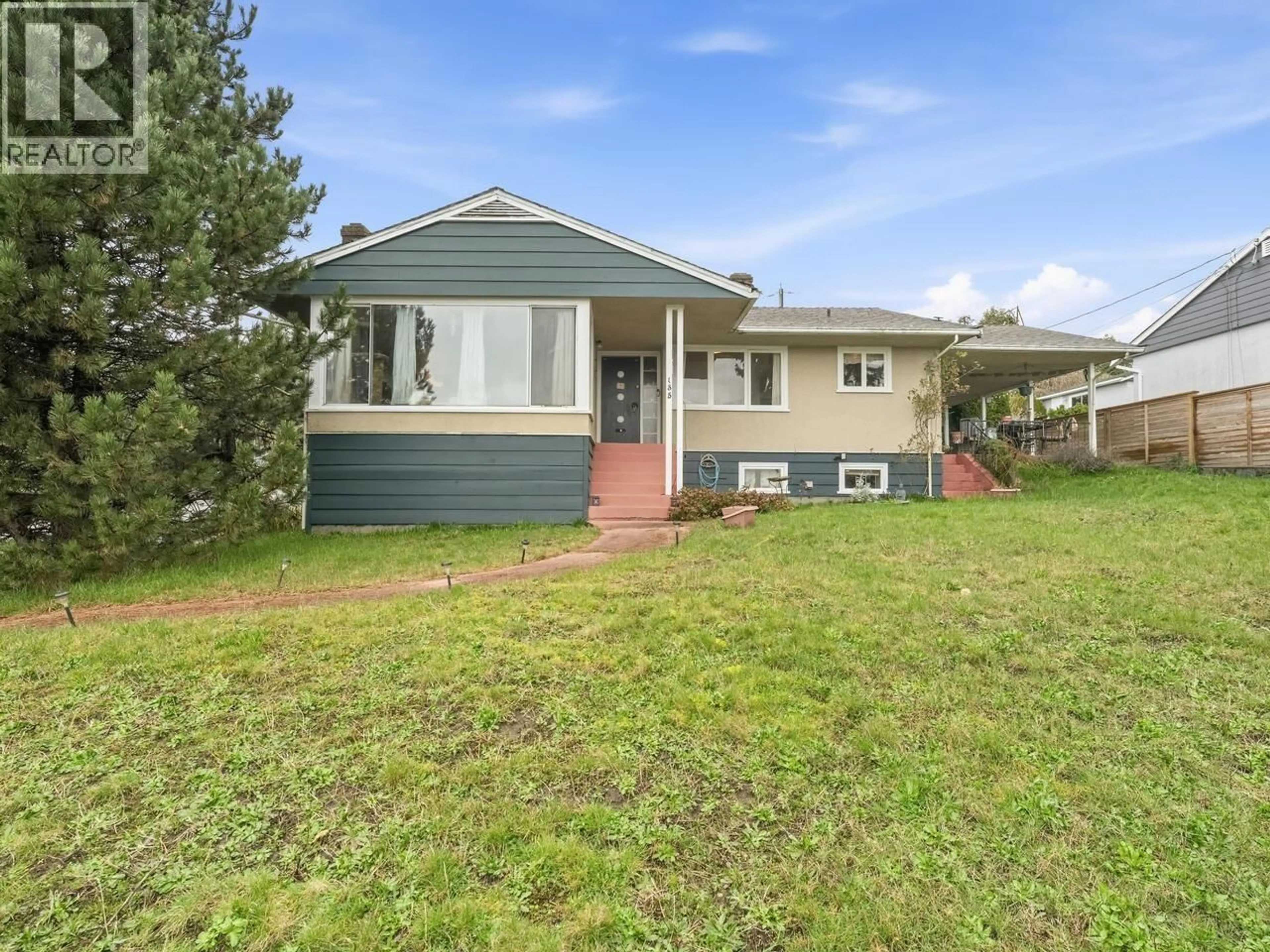 Home with vinyl exterior material, street for 135 DURHAM STREET, New Westminster British Columbia V3L4J1