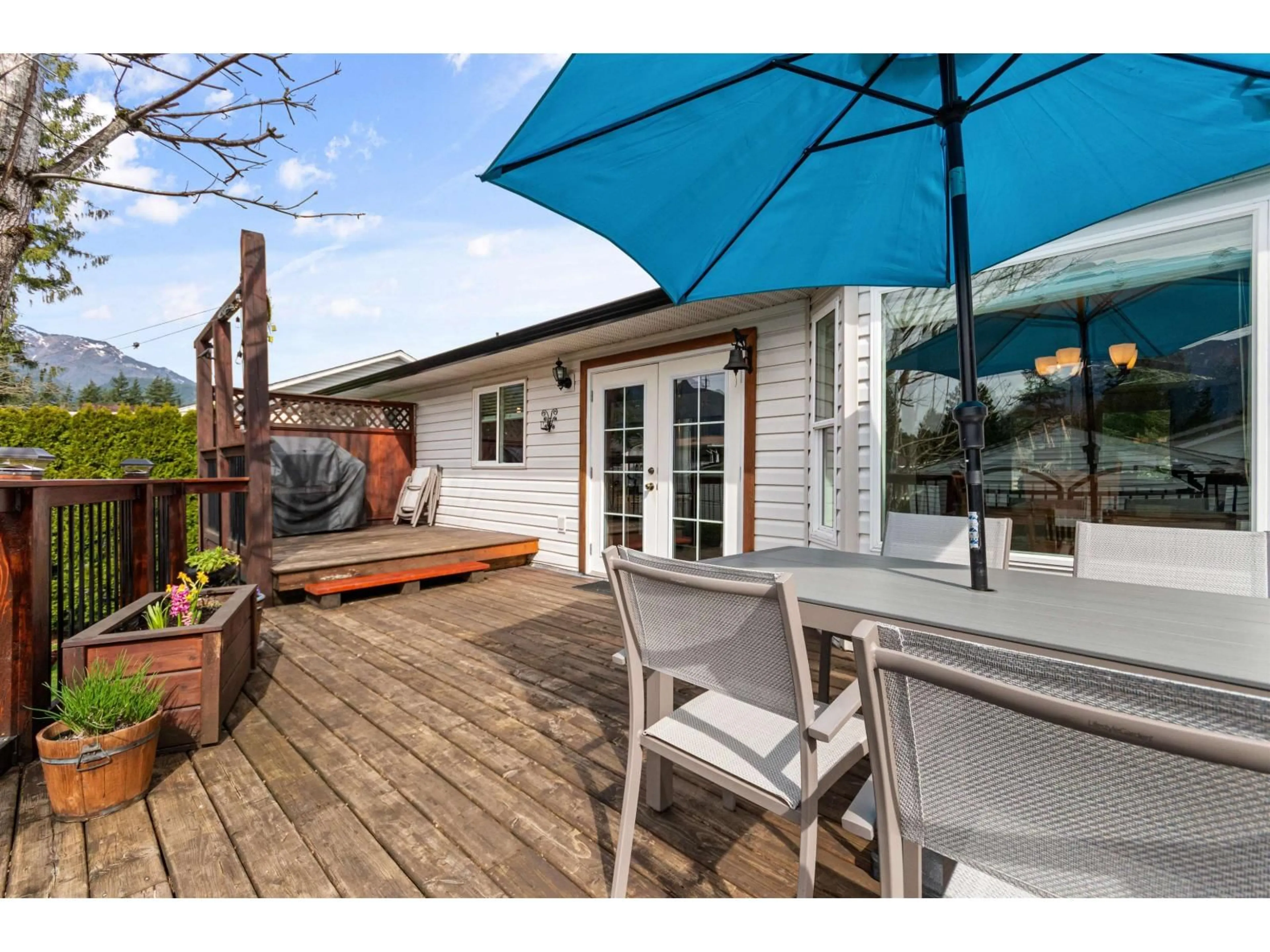 Patio, street for 780 OLSON AVENUE, Hope British Columbia V0X1L0