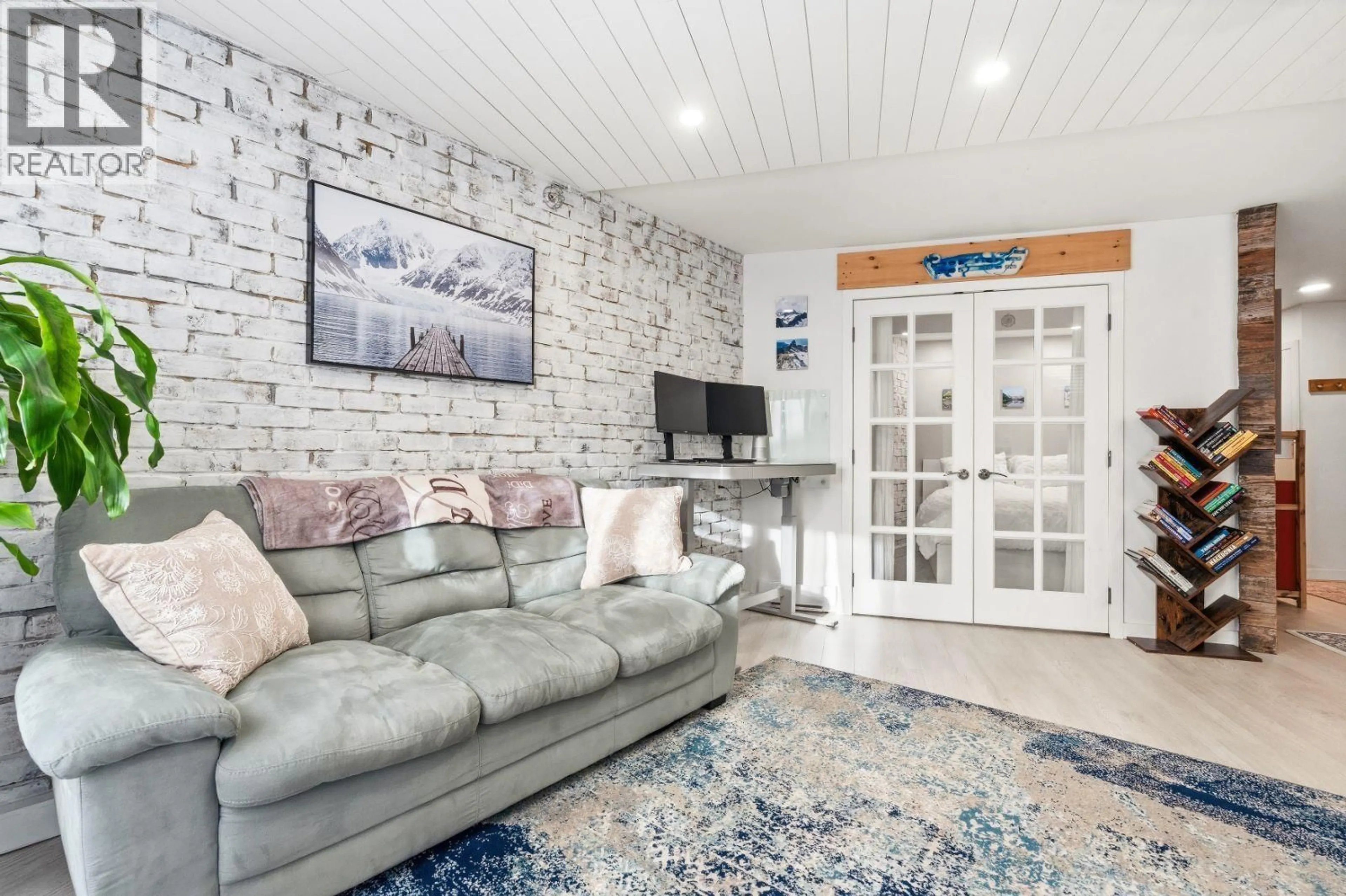 Living room with furniture, unknown for 202 - 1199 SEYMOUR STREET, Vancouver British Columbia V6B1K3