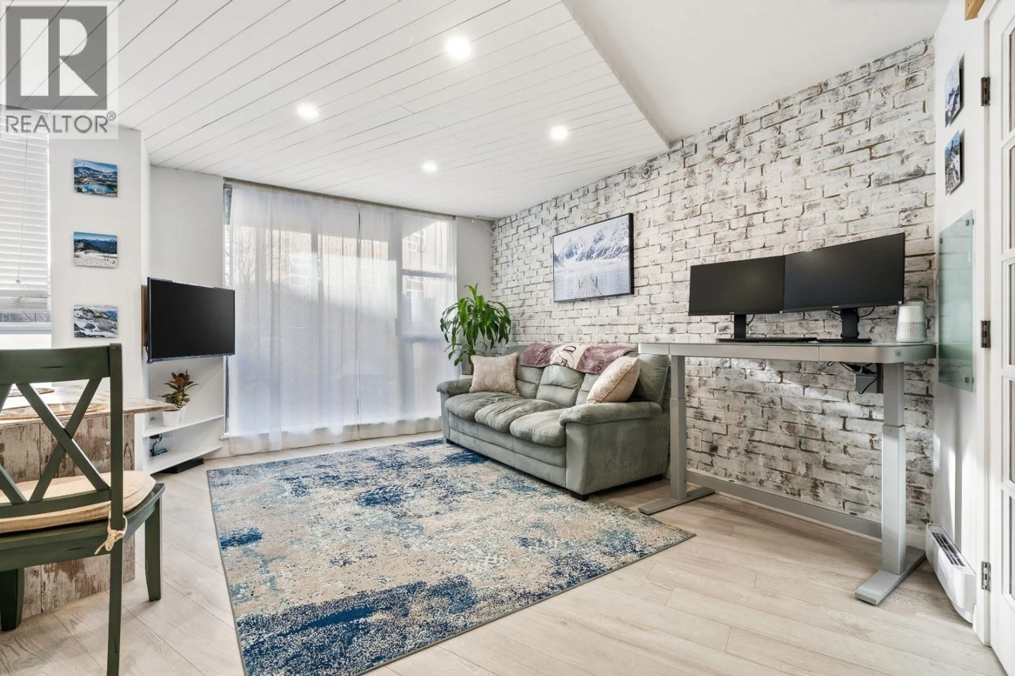 Living room with furniture, unknown for 202 - 1199 SEYMOUR STREET, Vancouver British Columbia V6B1K3