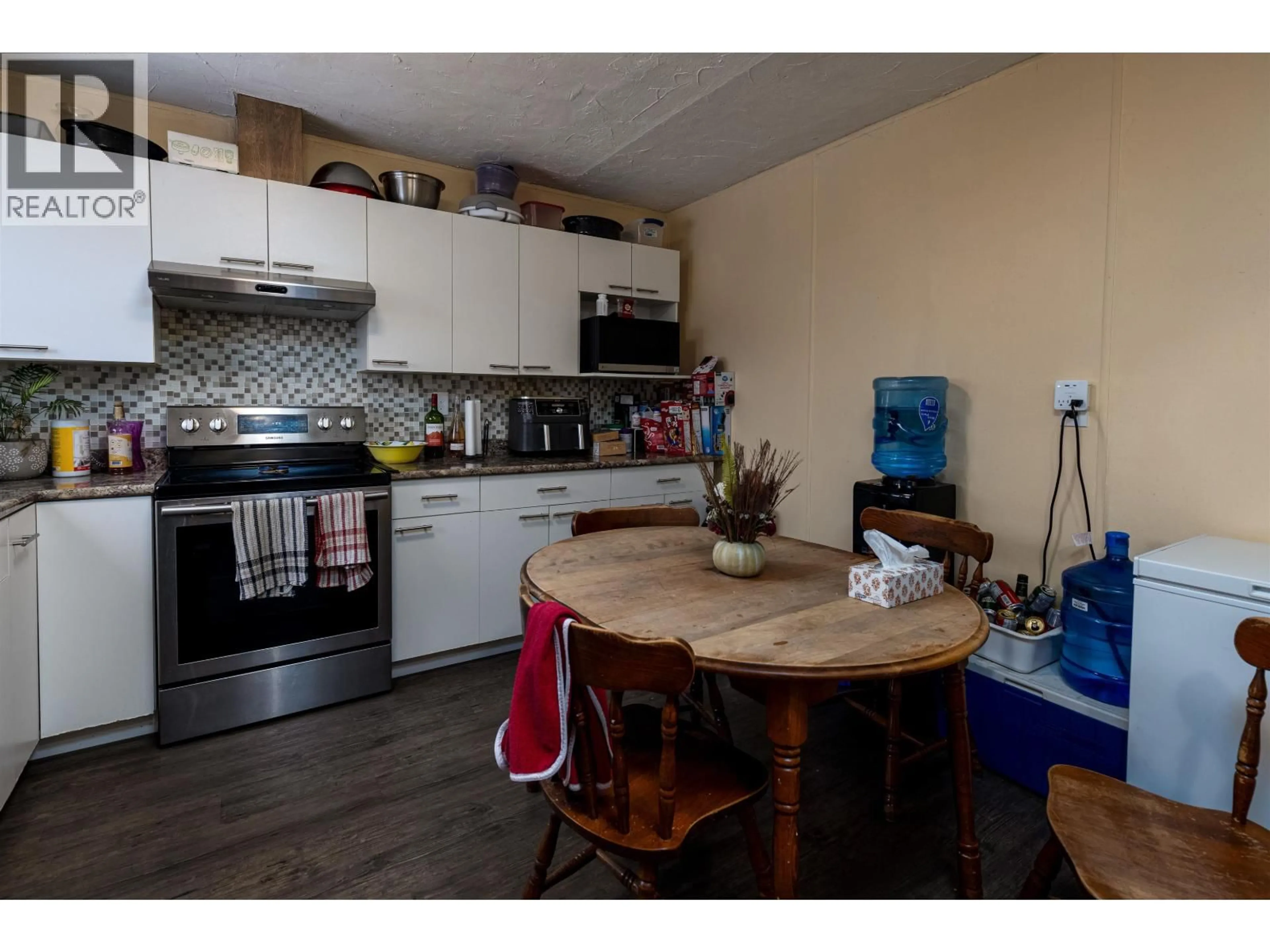 Standard kitchen, wood/laminate floor for 3 - 4714 DAVIS AVENUE, Terrace British Columbia V8G1X9