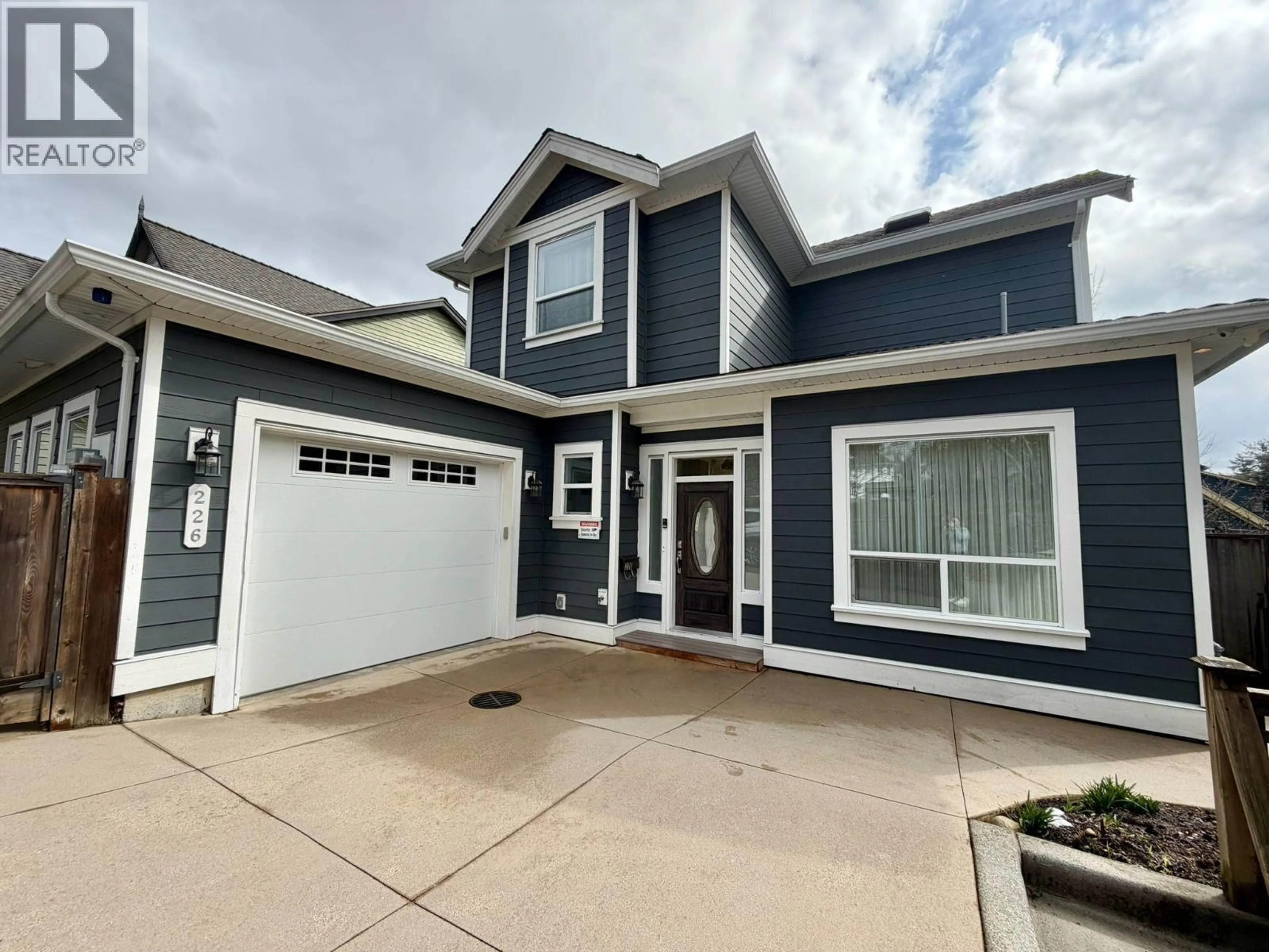 Home with vinyl exterior material, street for 226 GIFFORD PLACE, New Westminster British Columbia V3L1K7