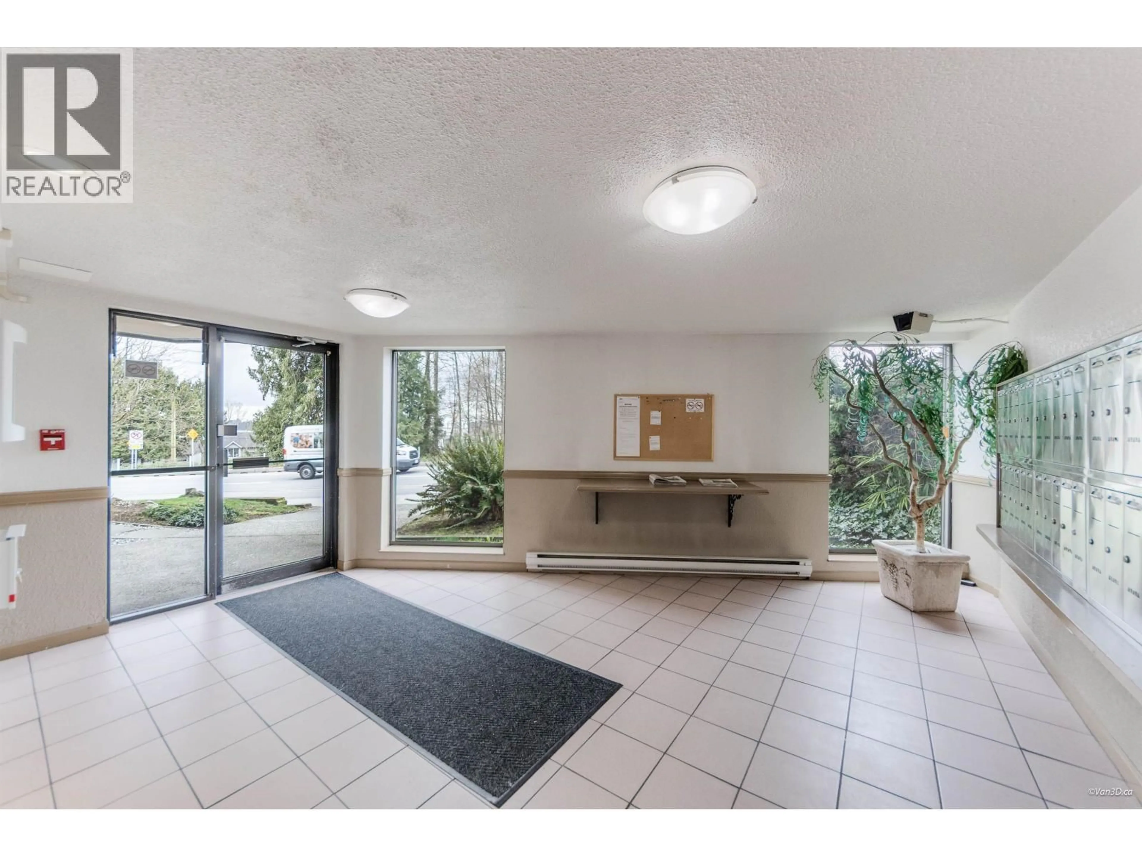 Indoor foyer for 311 - 212 FORBES AVENUE, North Vancouver British Columbia V7M3E5