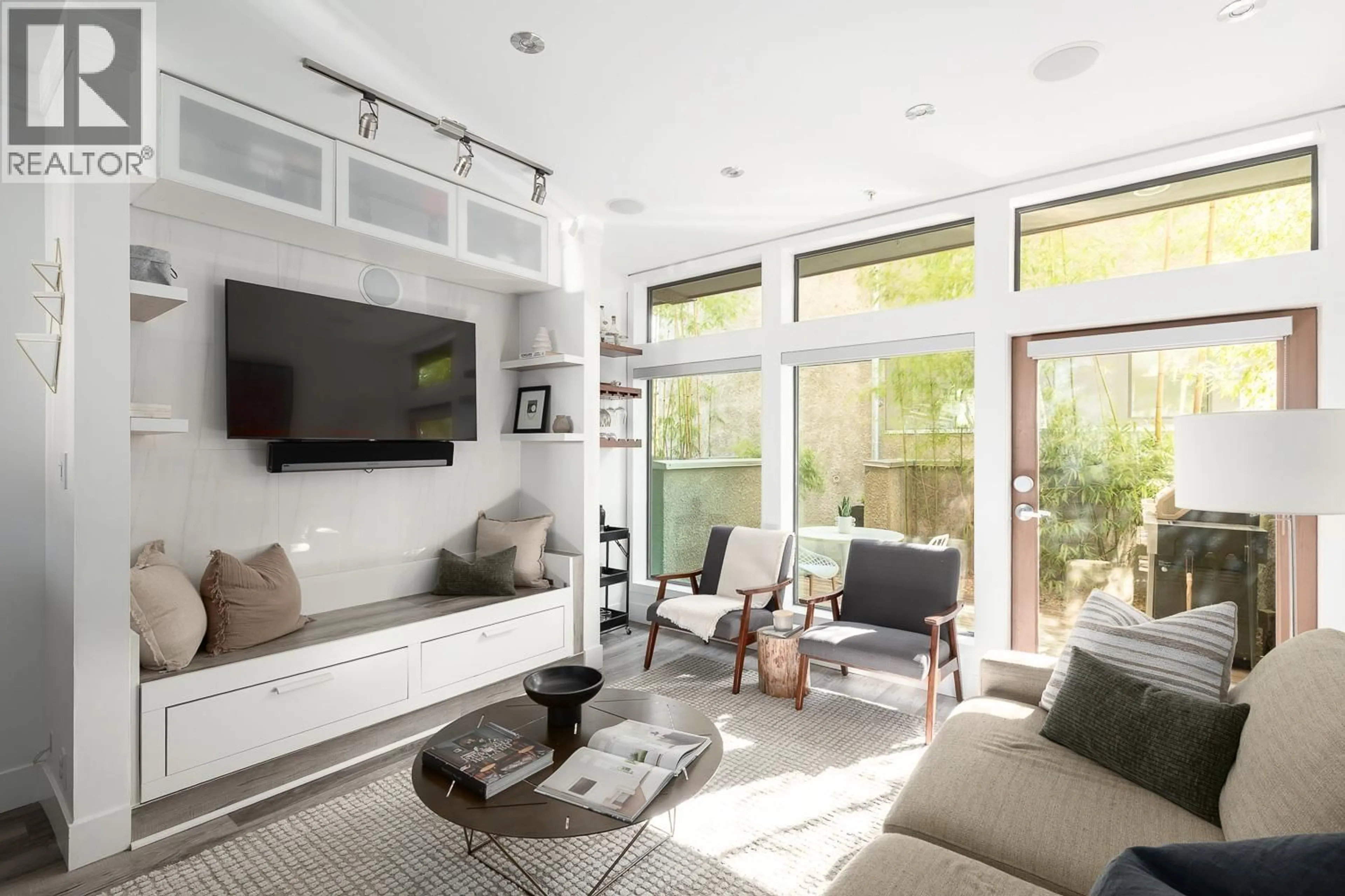 Living room with furniture, unknown for 396 15TH AVENUE, Vancouver British Columbia V5T2R1