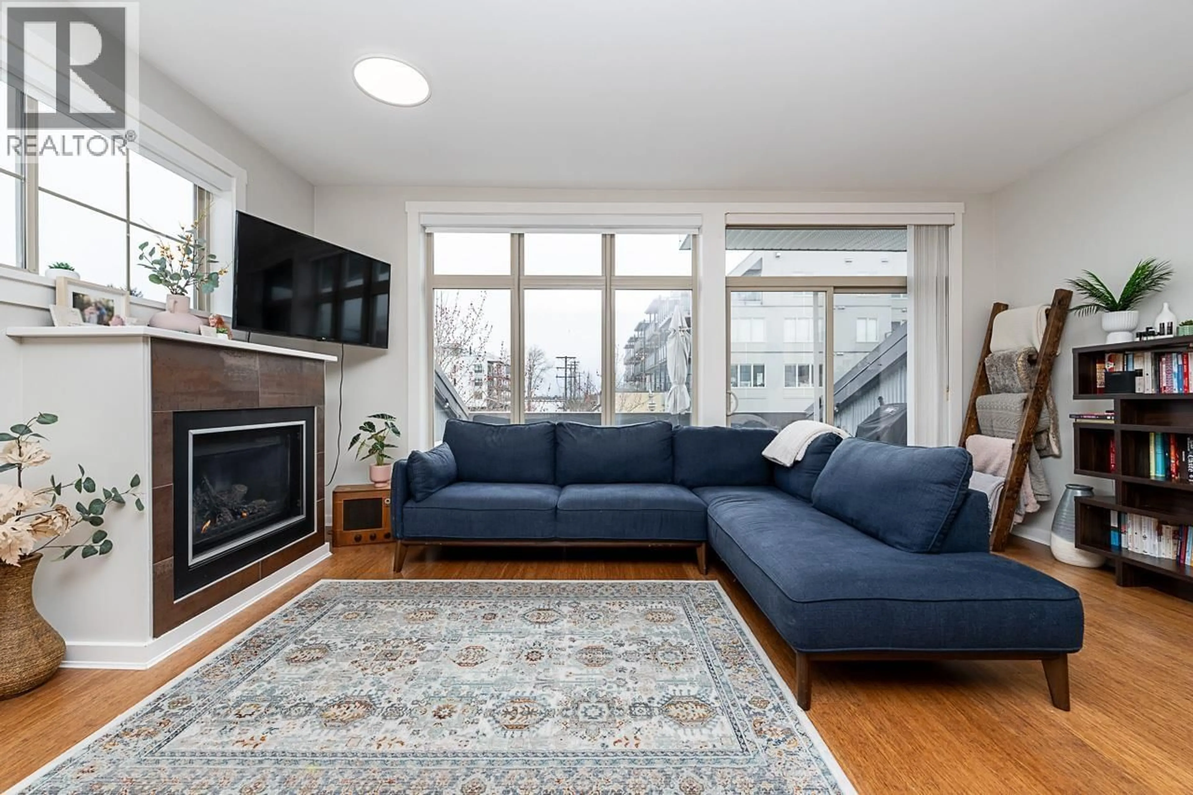 Living room with furniture, unknown for 220 - 6111 LONDON ROAD, Richmond British Columbia V7E3S3