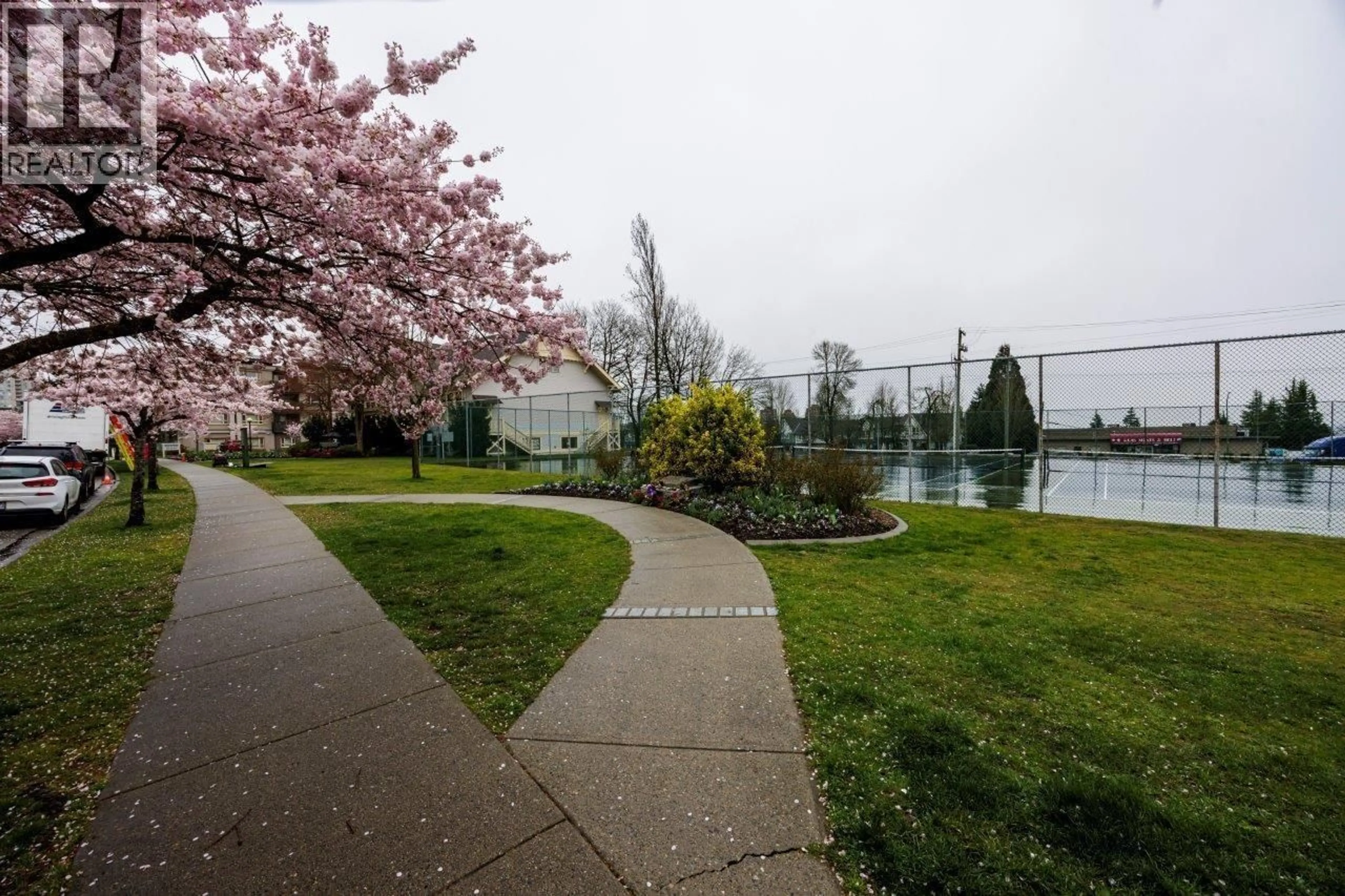 Patio, water/lake/river/ocean view for 79 - 6588 SOUTHOAKS CRESCENT, Burnaby British Columbia V5E4K1