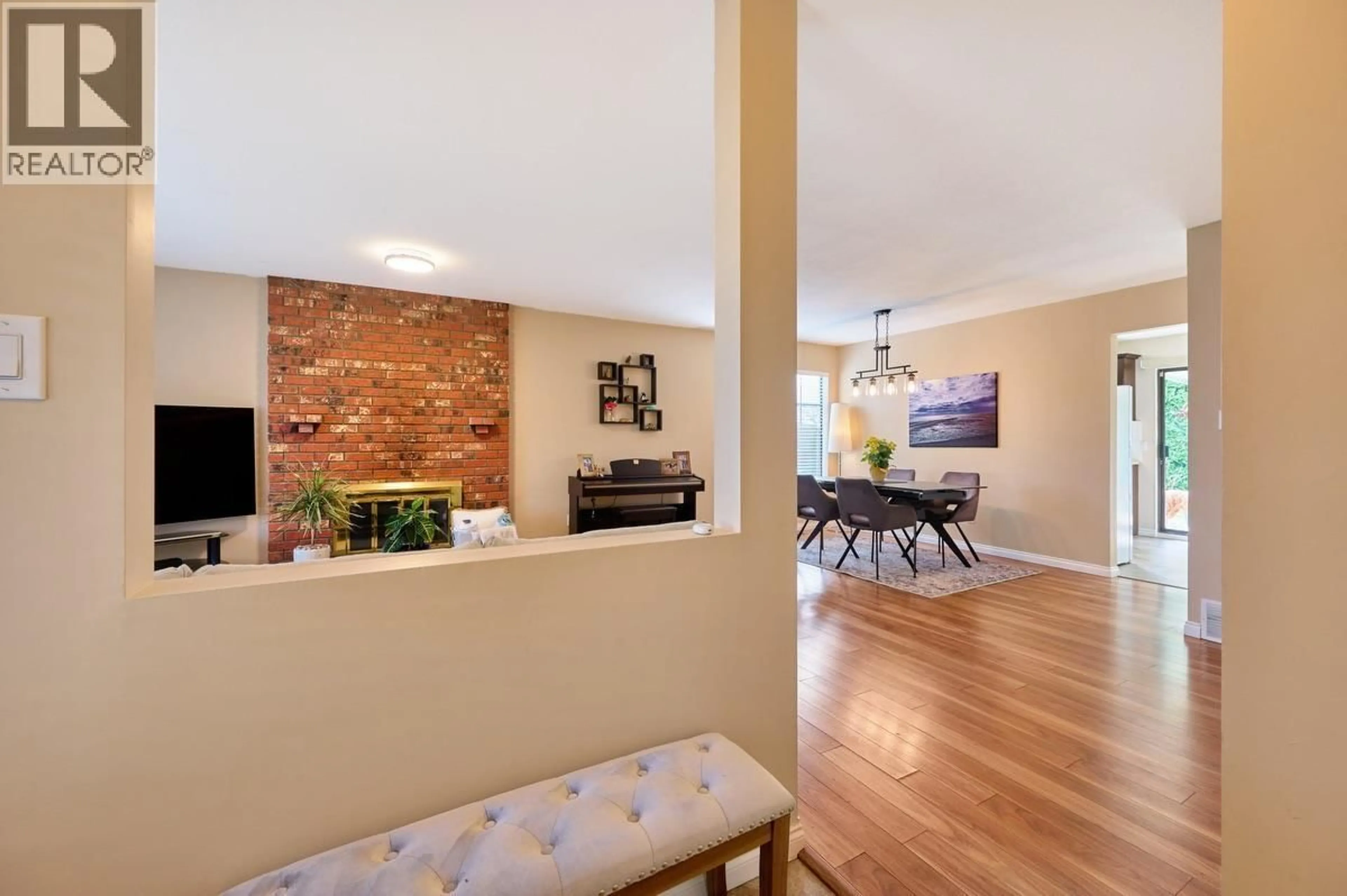 Living room with furniture, unknown for 20398 DALE DRIVE, Maple Ridge British Columbia V2X8V6