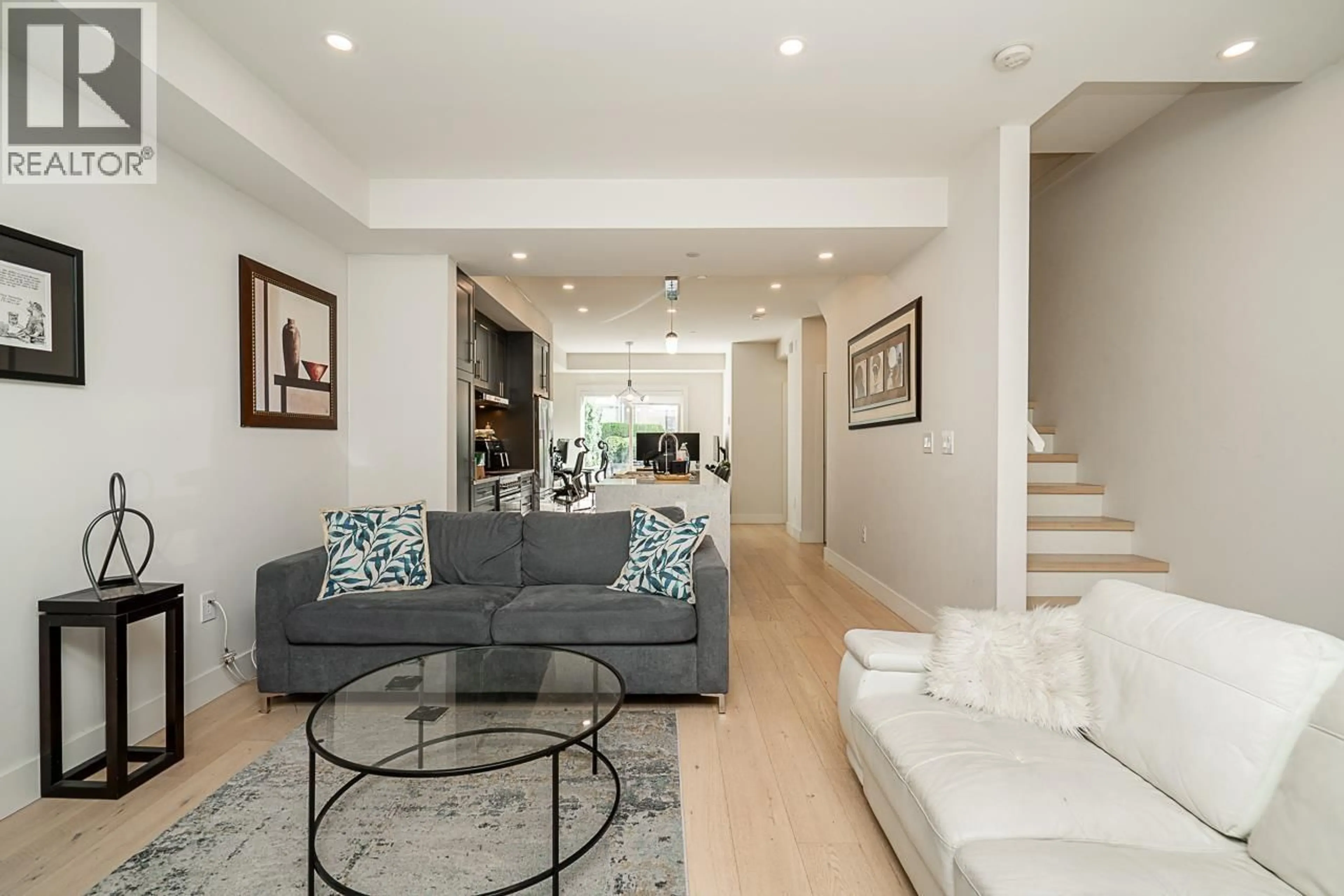 Living room with furniture, unknown for 4 - 115 QUEENS ROAD, North Vancouver British Columbia V7N2K4