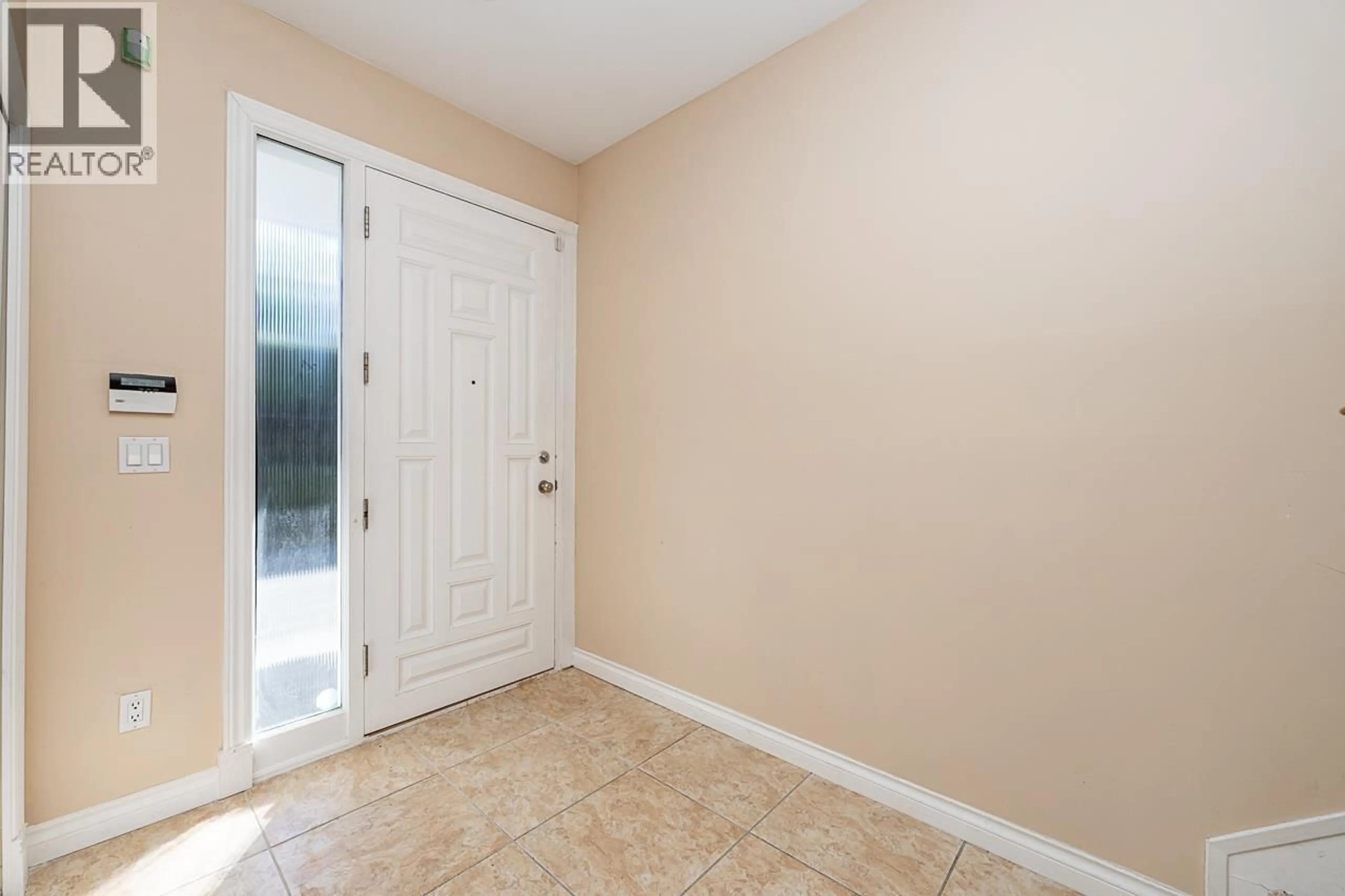 Indoor entryway for 8671 MINLER ROAD, Richmond British Columbia V7C3V1