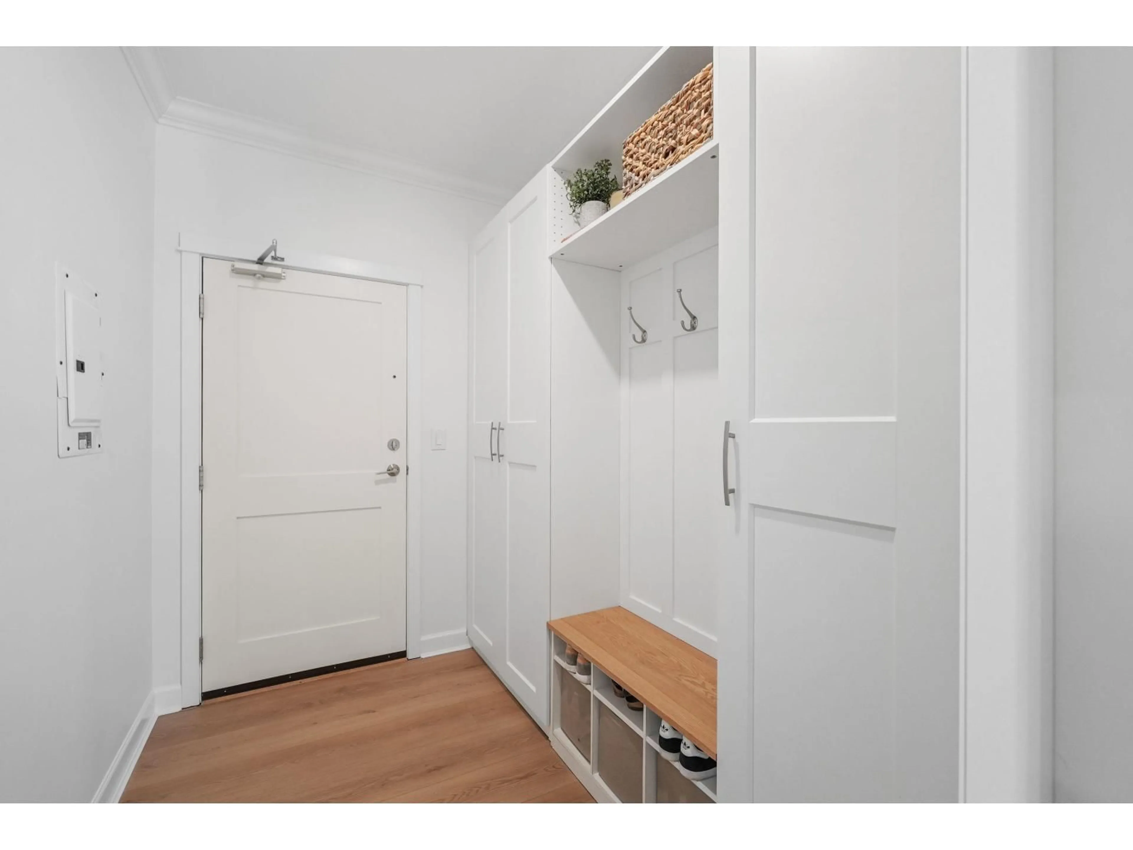 Indoor entryway for 203 - 20861 83 AVENUE, Langley British Columbia V2Y0M8