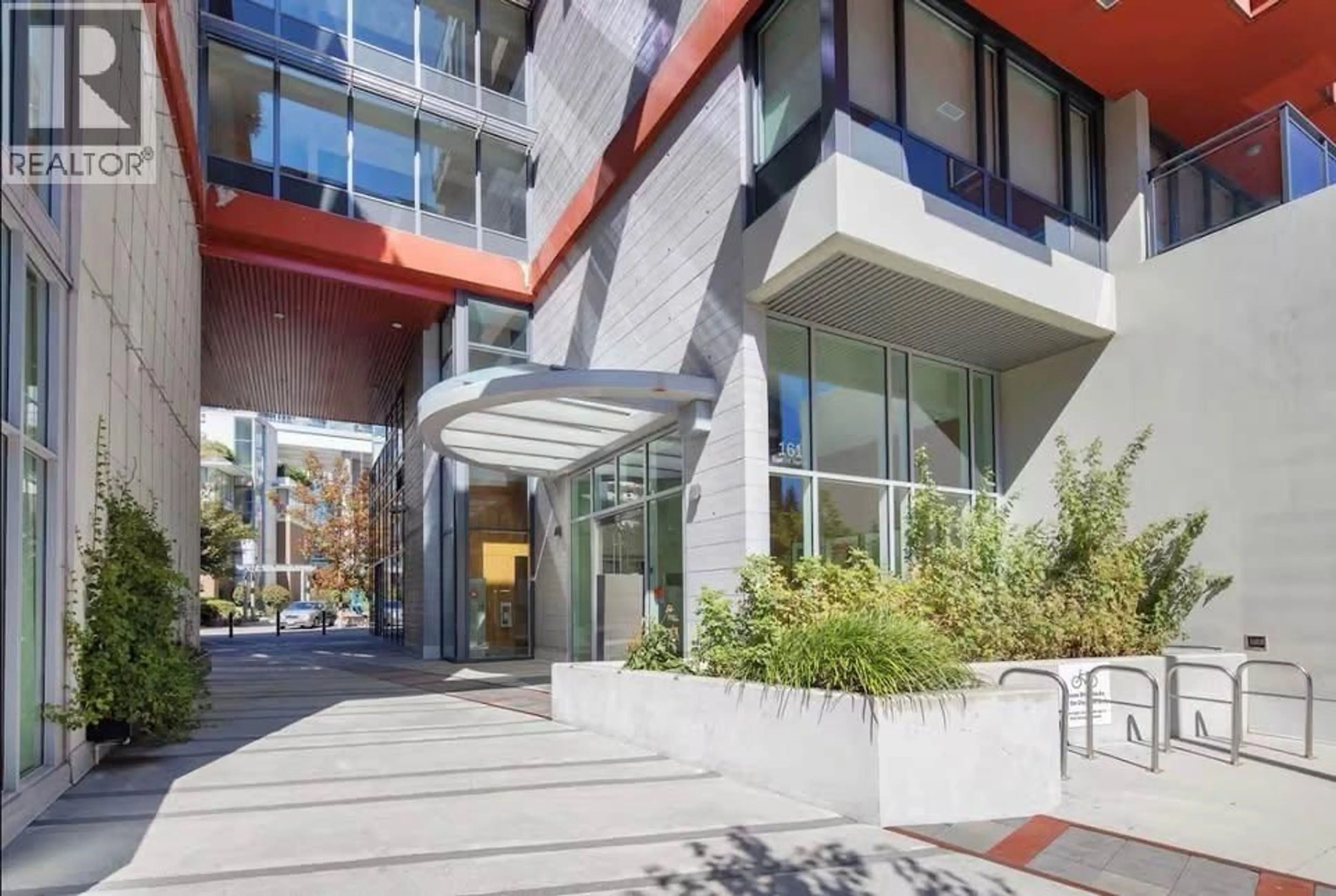 Indoor foyer for 302 - 161 1ST AVENUE, Vancouver British Columbia V6A0G1