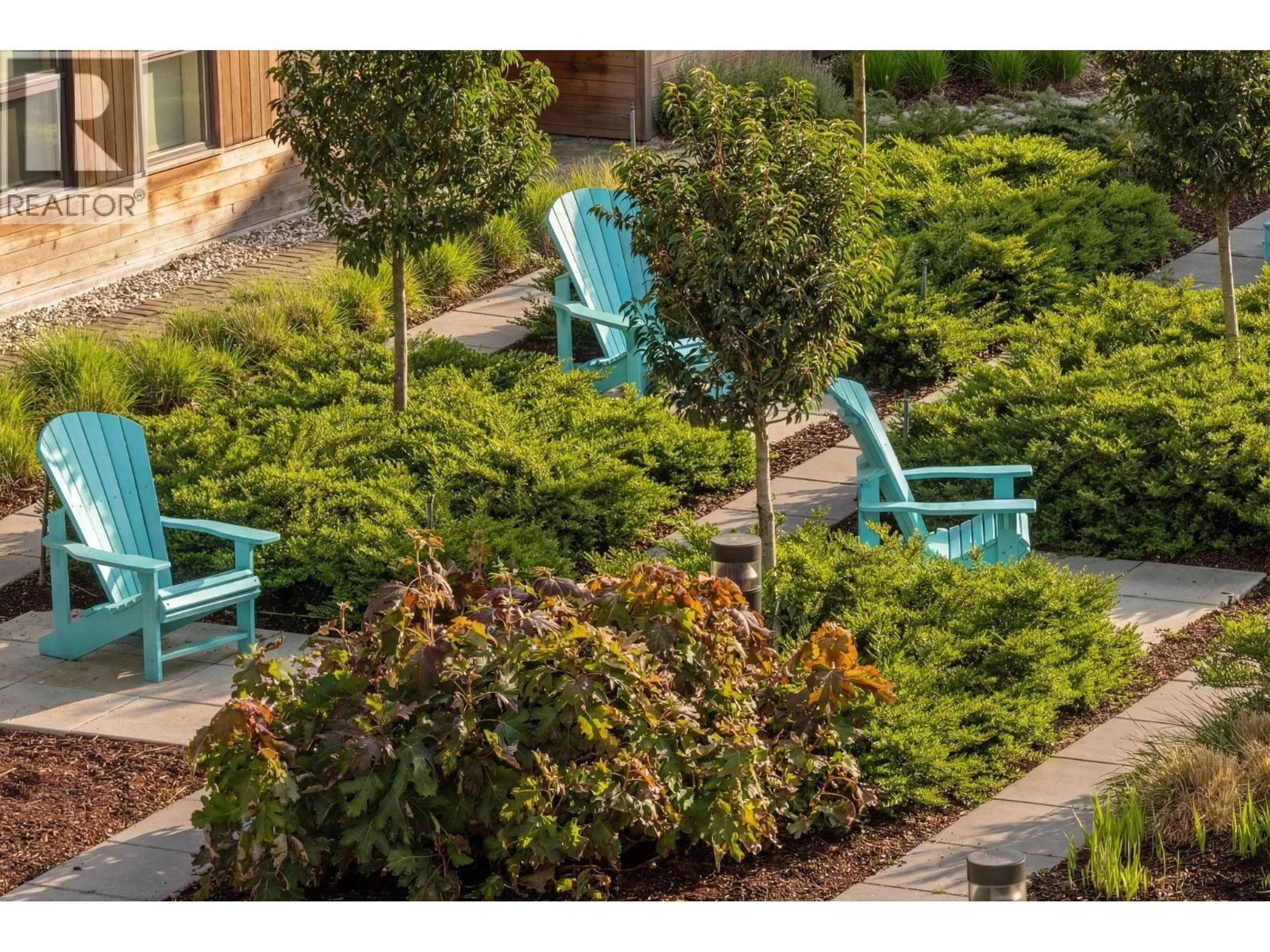 Patio, street for 406 - 1740 COMOX STREET, Vancouver British Columbia V6G2Z1