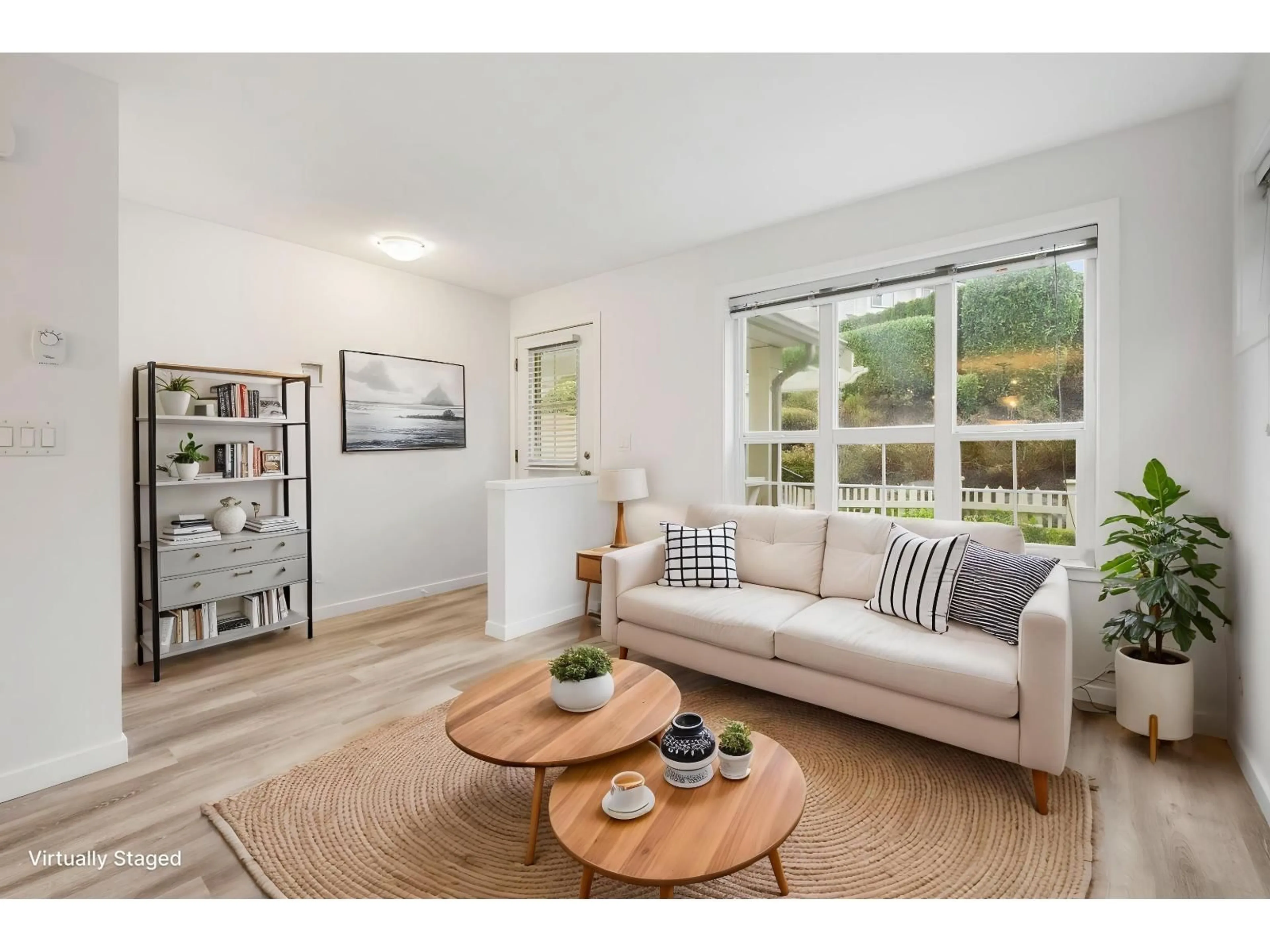 Living room with furniture, wood/laminate floor for 80 - 4401 BLAUSON BOULEVARD, Abbotsford British Columbia V3G0A4