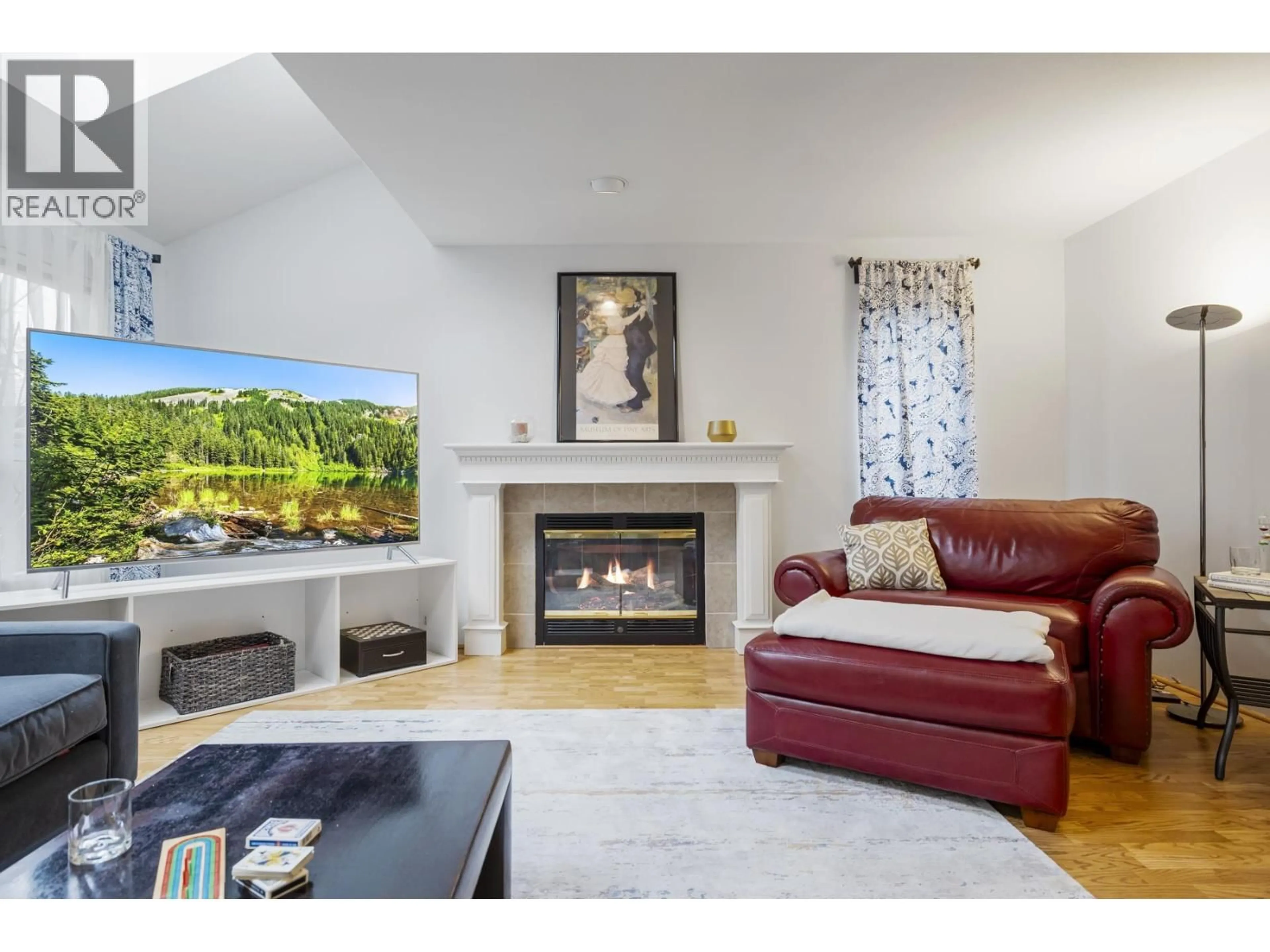 Living room with furniture, unknown for 1167 SETTLERS COURT, Port Coquitlam British Columbia V3C5Y5