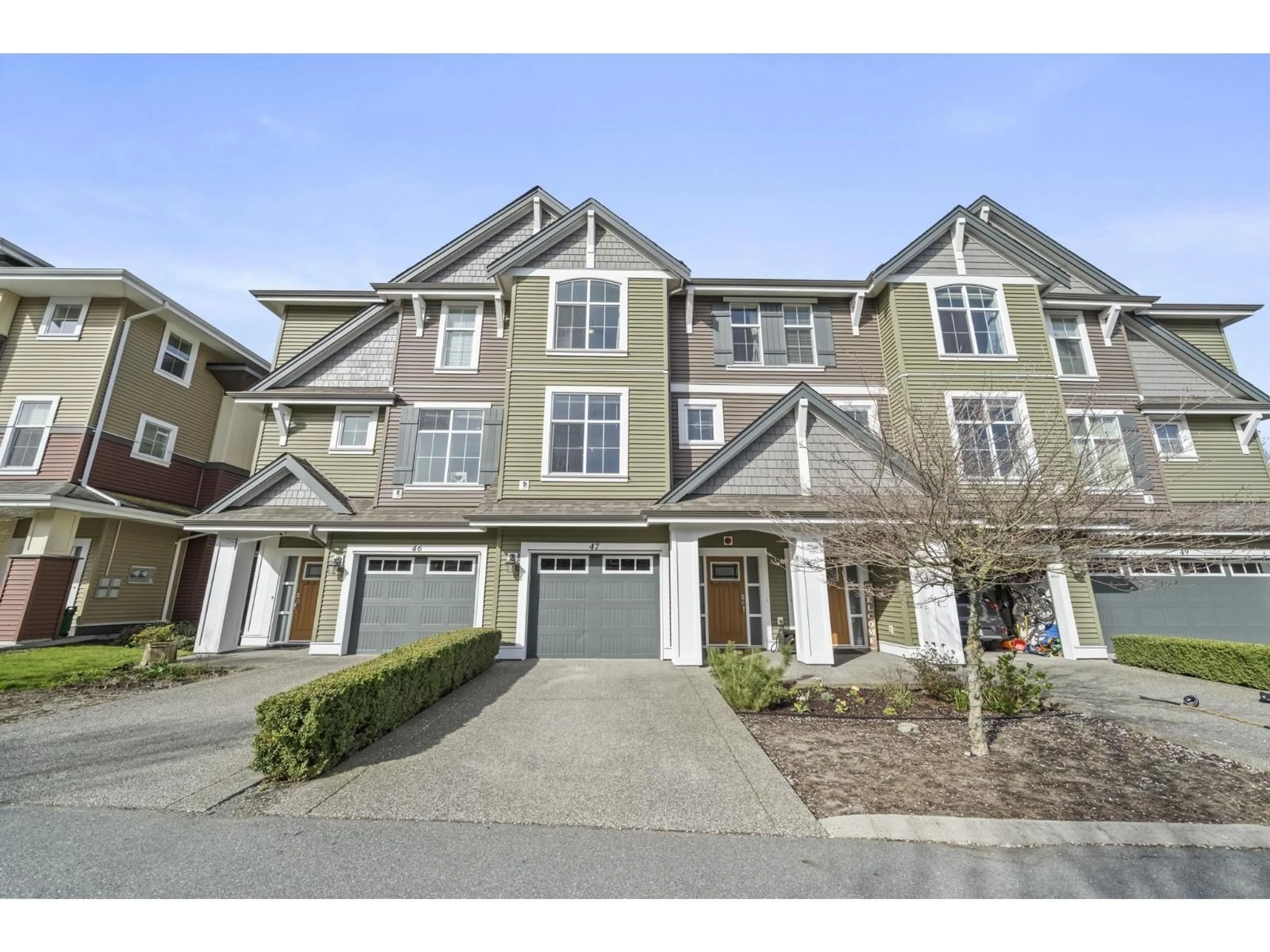 A pic from outside/outdoor area/front of a property/back of a property/a pic from drone, street for 47 - 5469 CHINOOK STREET, Chilliwack British Columbia V2R0T5