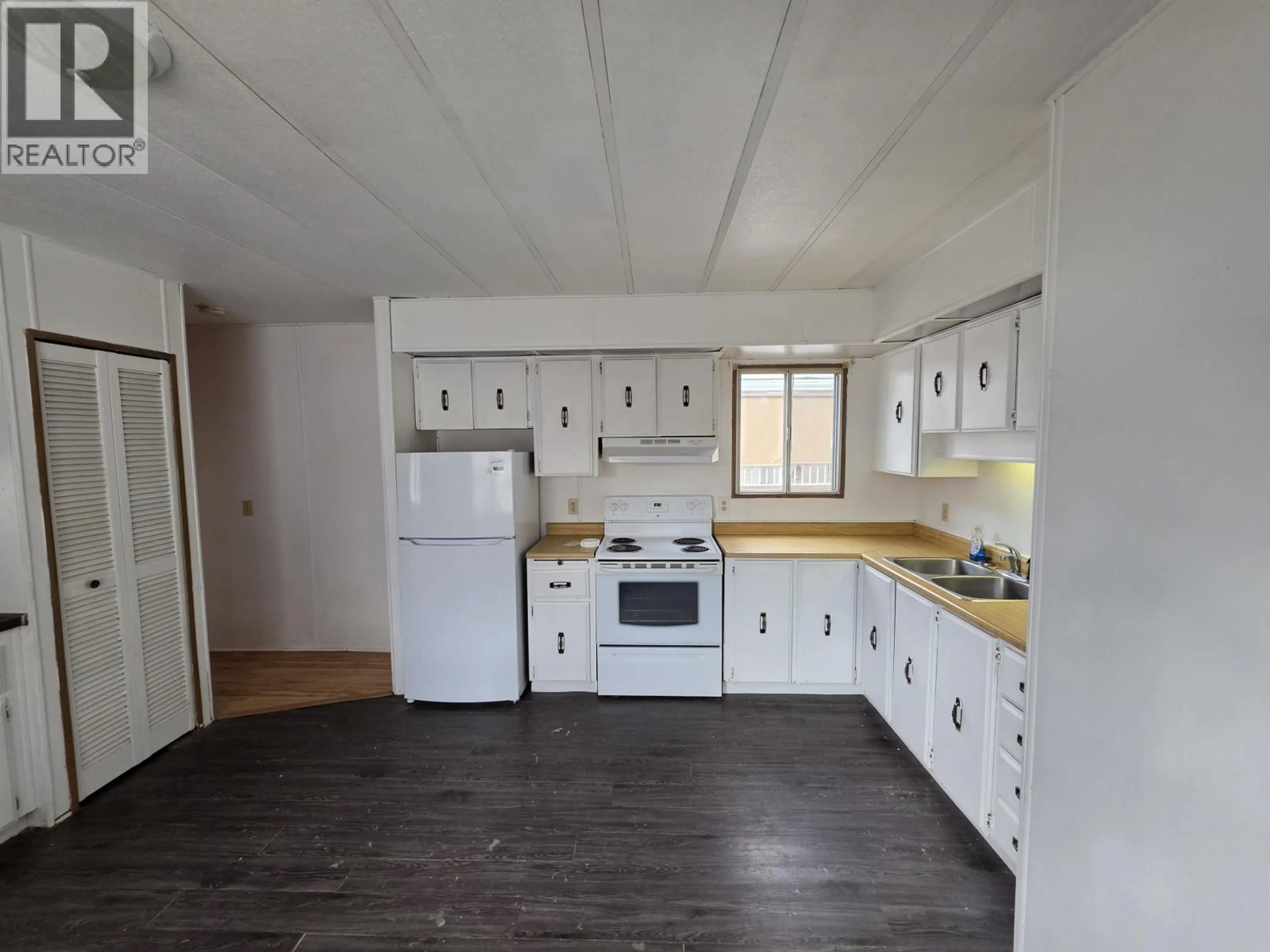 Standard kitchen, unknown for 21 - 654 NORTH FRASER DRIVE, Quesnel British Columbia V2J1Z6