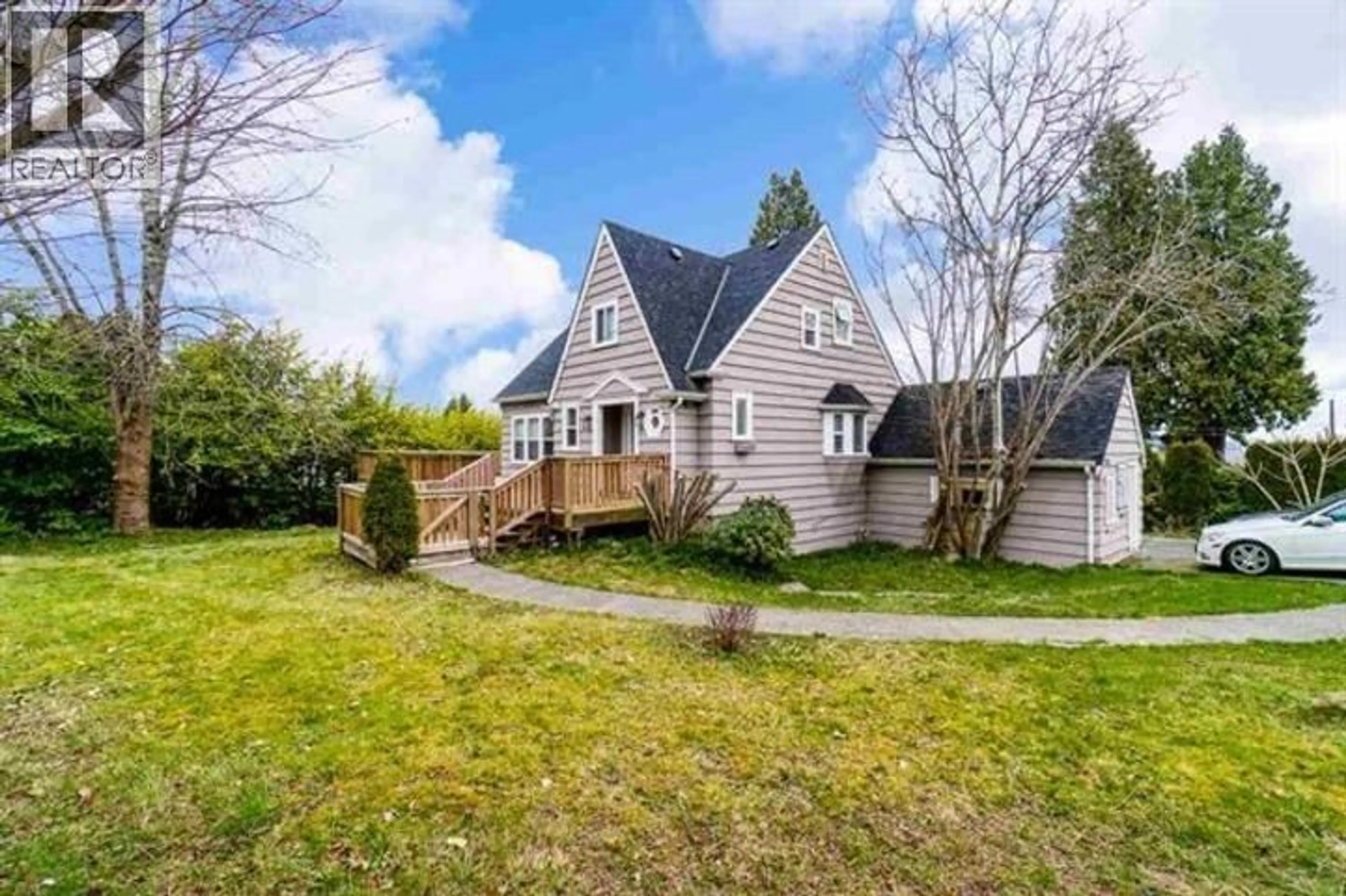 A pic from outside/outdoor area/front of a property/back of a property/a pic from drone, street for 7725 BERKLEY STREET, Burnaby British Columbia V5E2J8