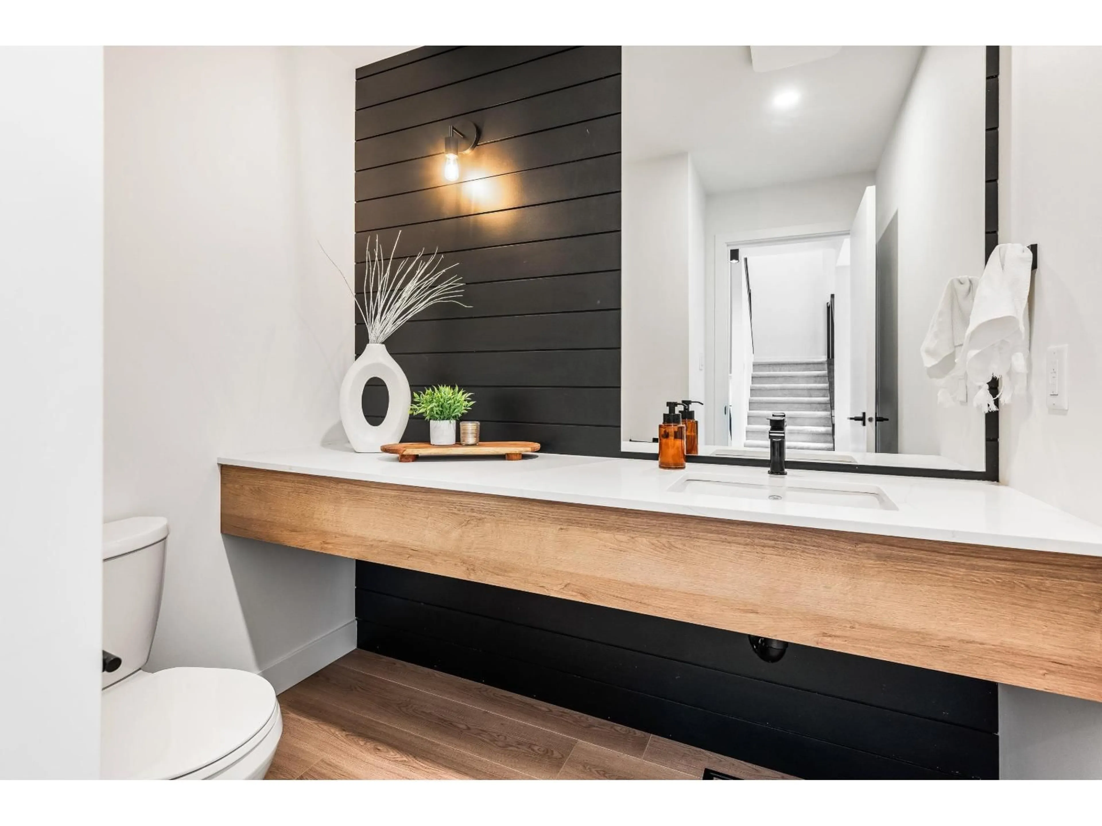 Contemporary bathroom, unknown for 5 - 46379 UPLANDS ROAD, Chilliwack British Columbia V2R4W1